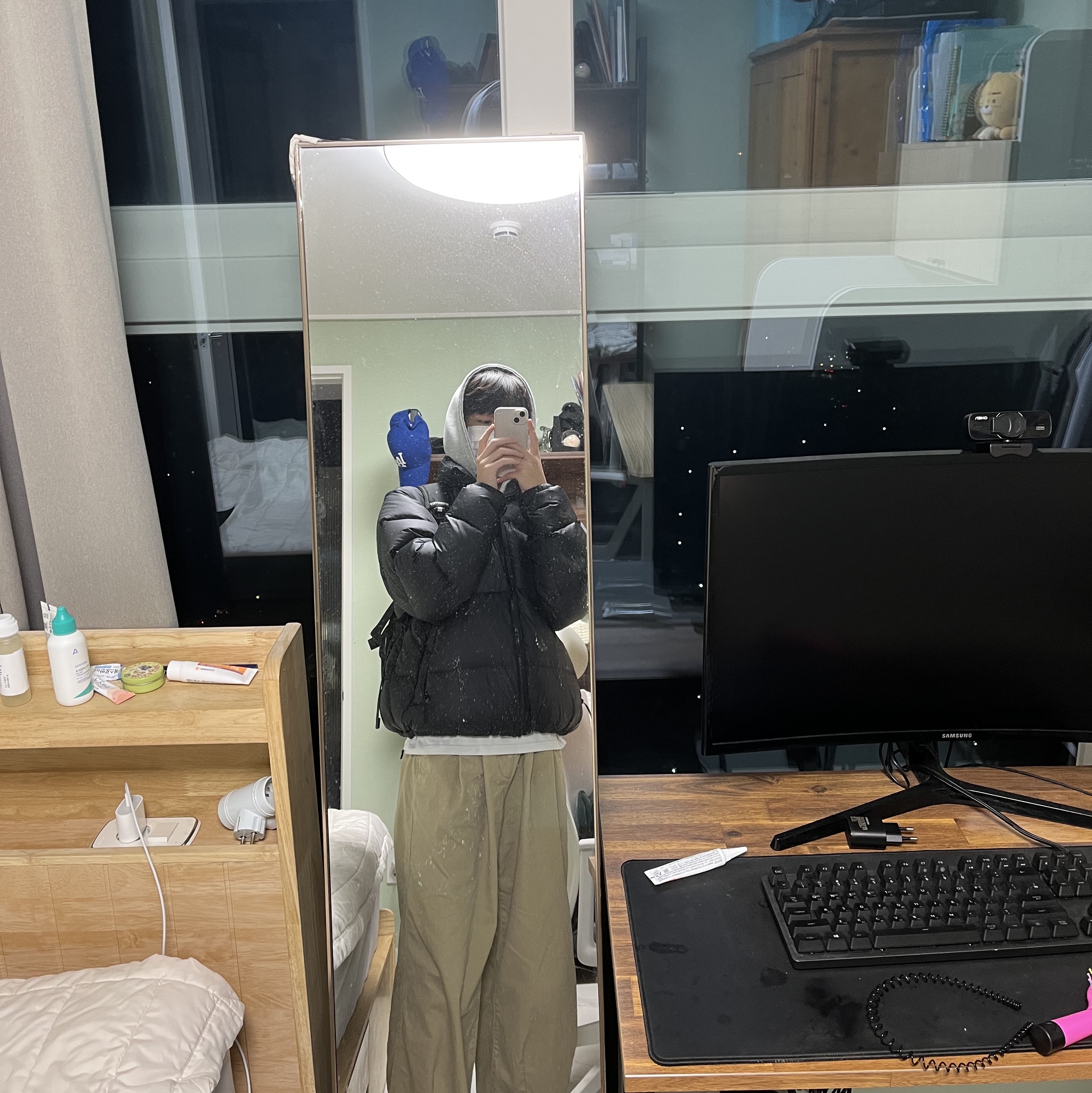 The North Face 1996 Eco Nuptse Jacket Black 착용 스타일