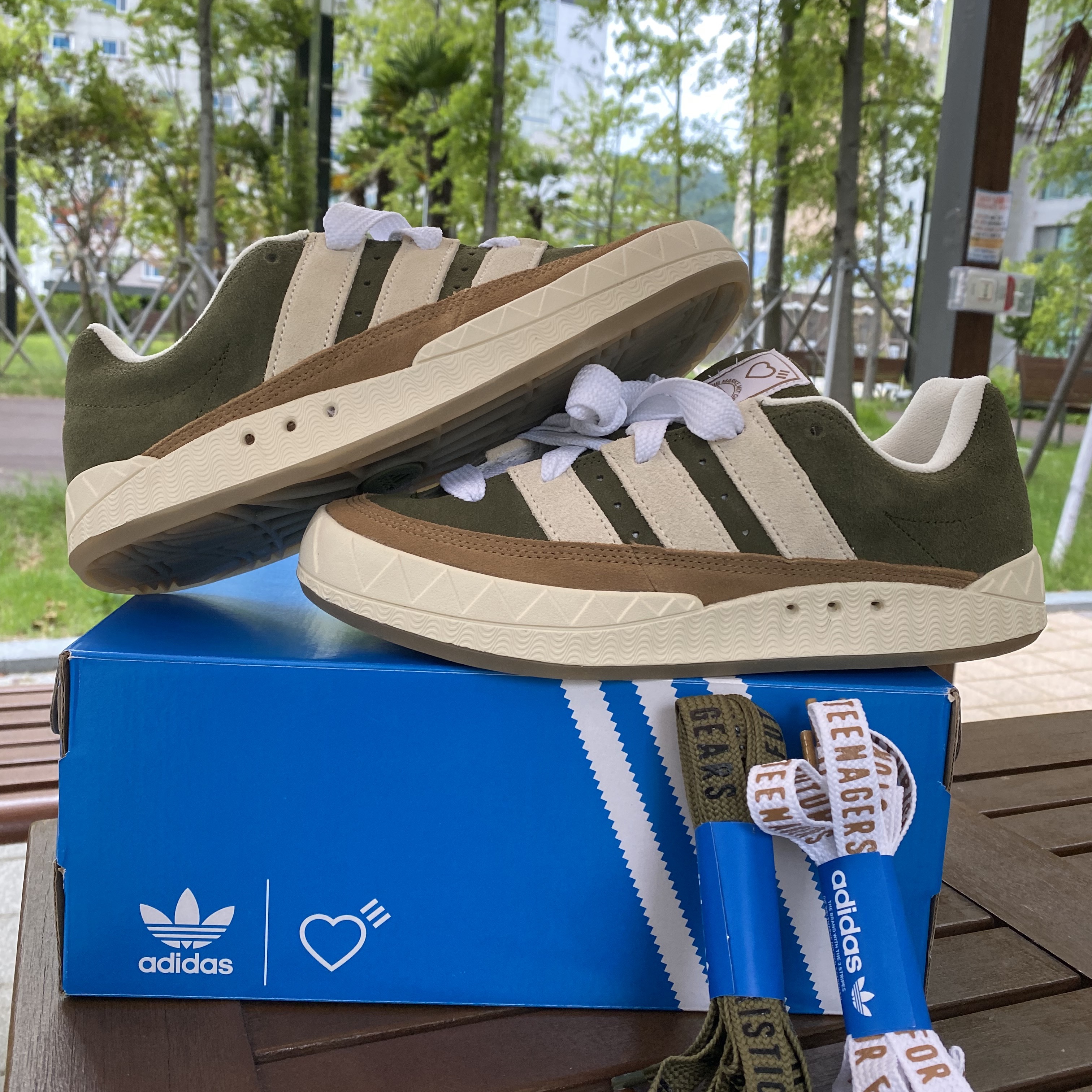 Adidas x Human Made Adimatic Brown 착용 스타일 - 1