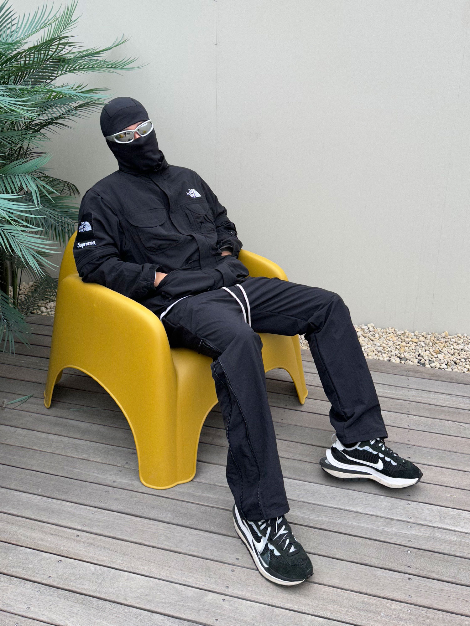 Supreme x The North Face Trekking Convertible Jacket Black - 22SS, Nike x Sacai VaporWaffle Black White 착용 스타일