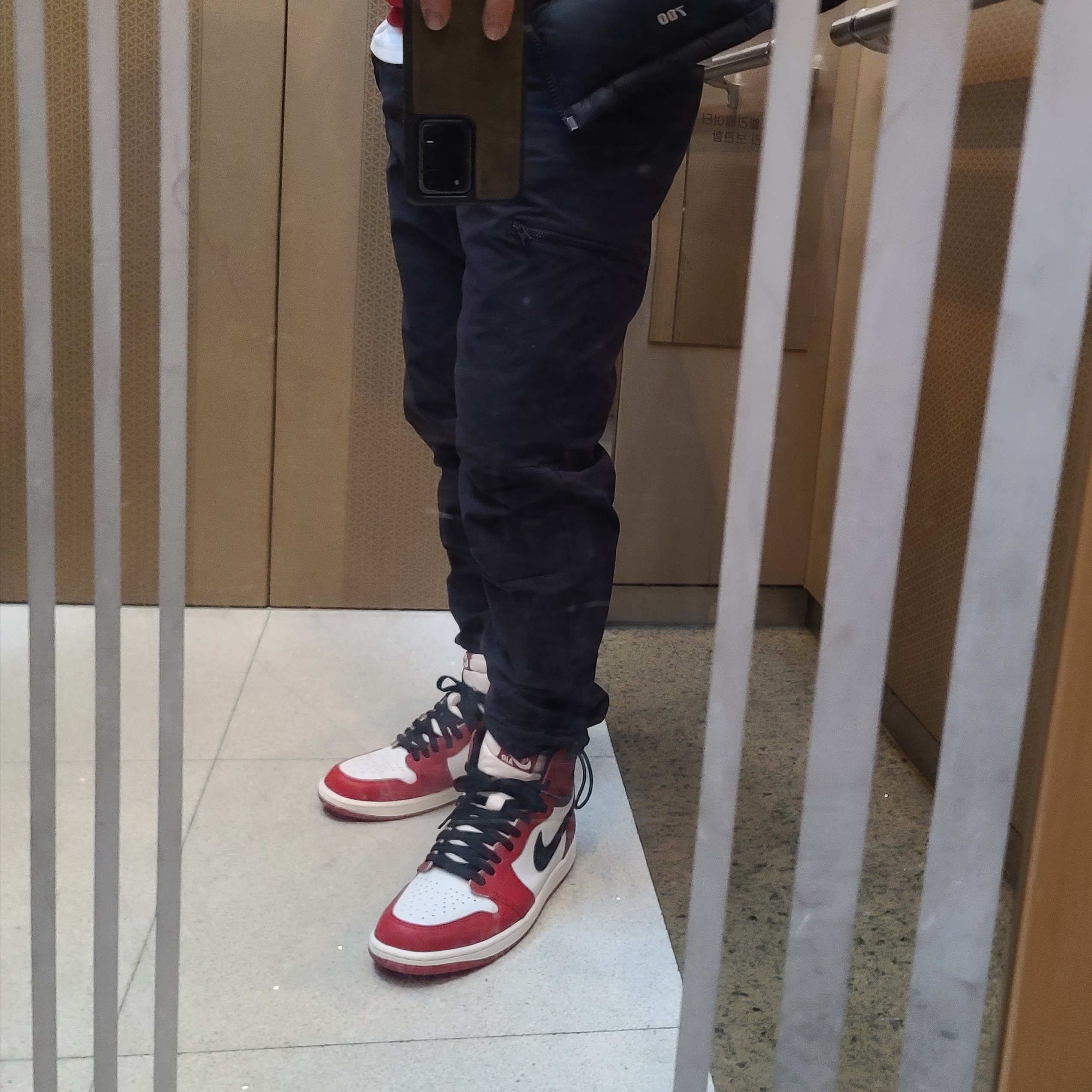 Jordan 1 Retro High OG Chicago 2022 착용 스타일 - 3