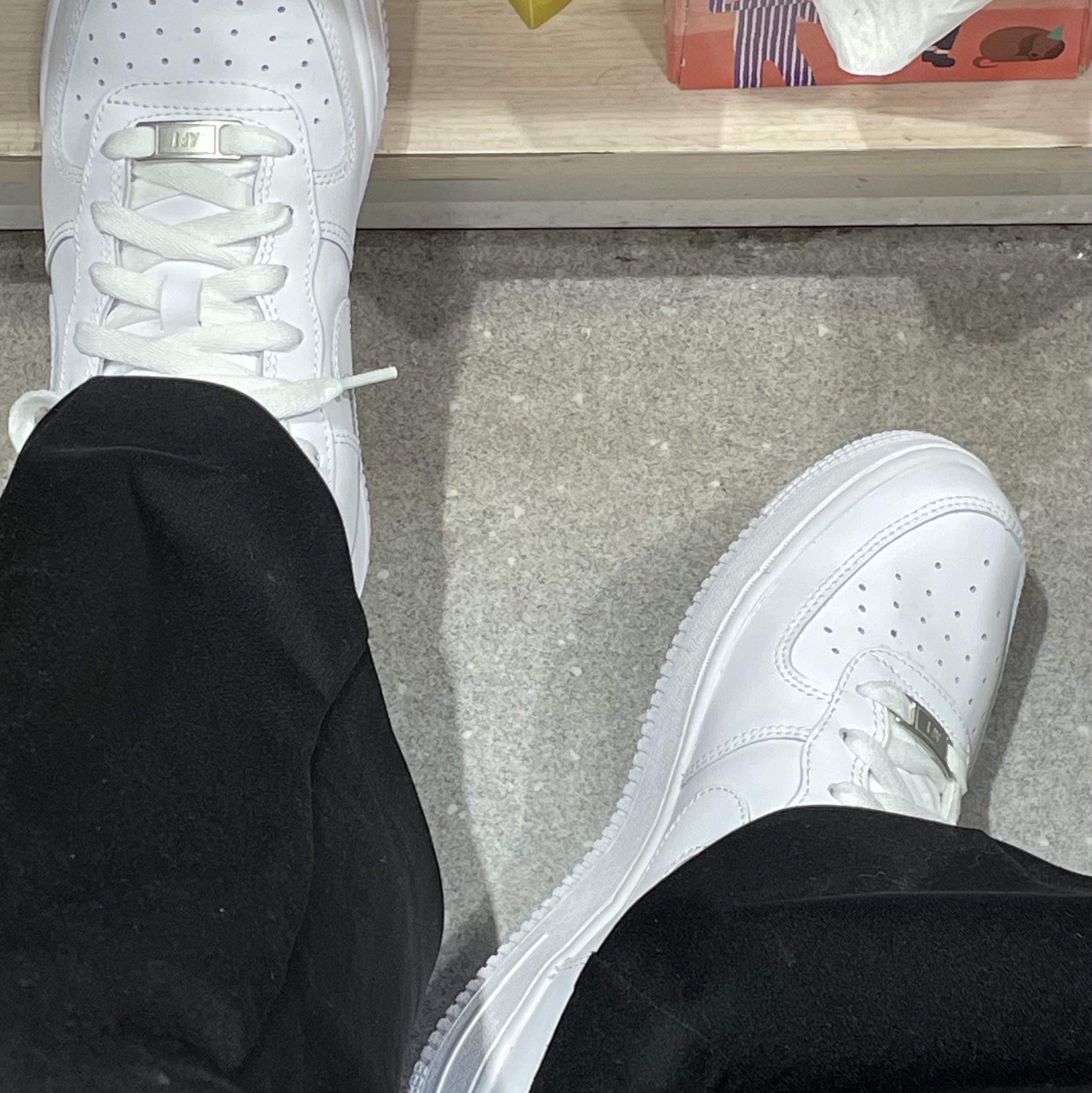 (GS) Nike Air Force 1 LE White 착용 스타일
