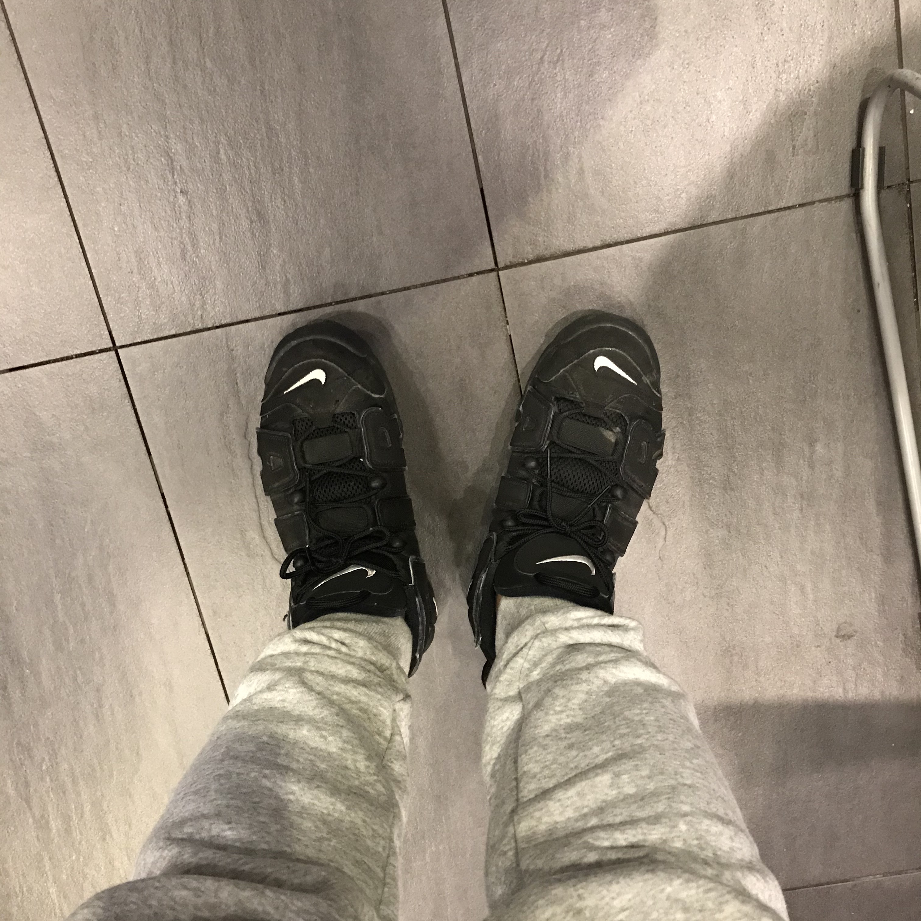 Nike Air More Uptempo Black White 2020 착용 스타일