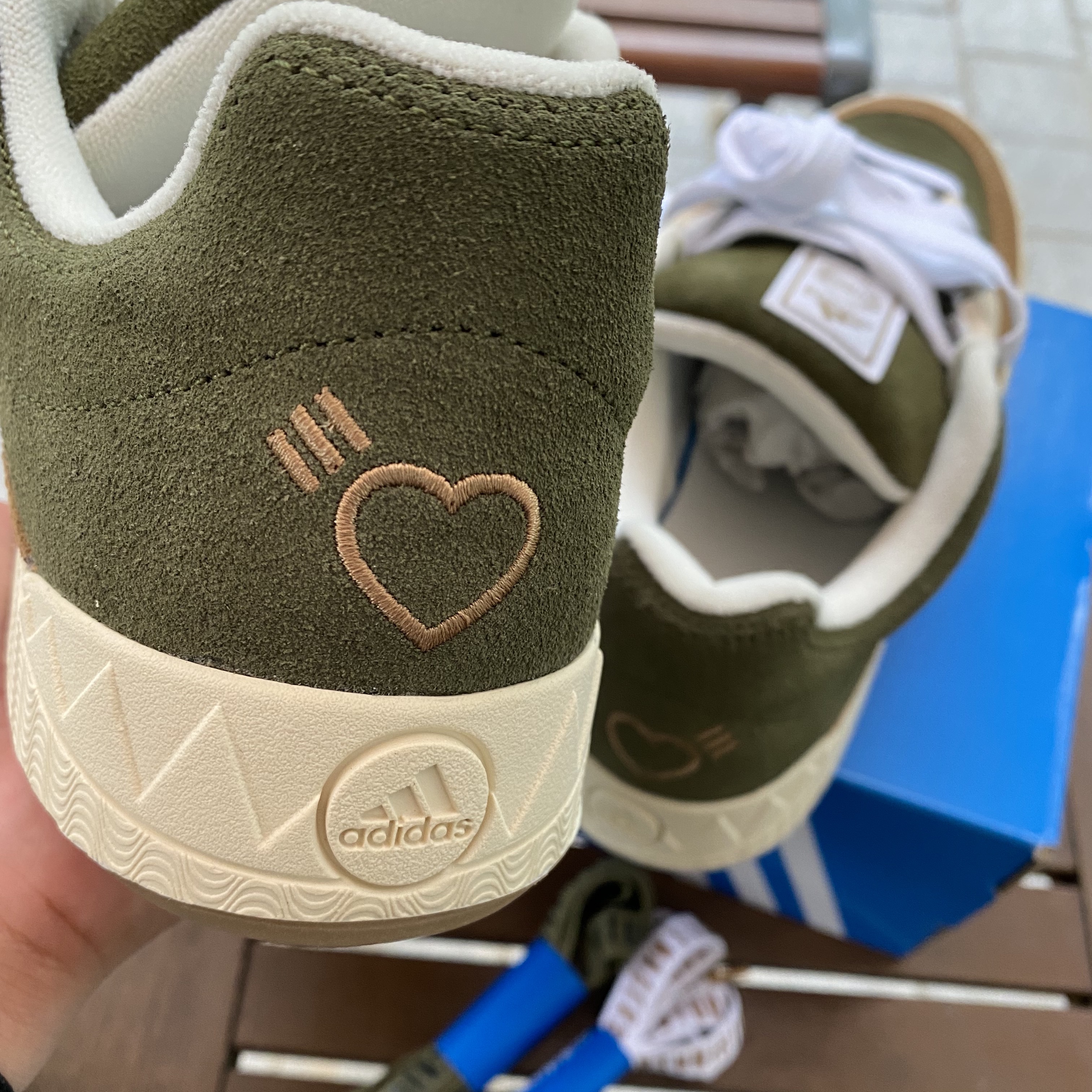 Adidas x Human Made Adimatic Brown 착용 스타일 - 3