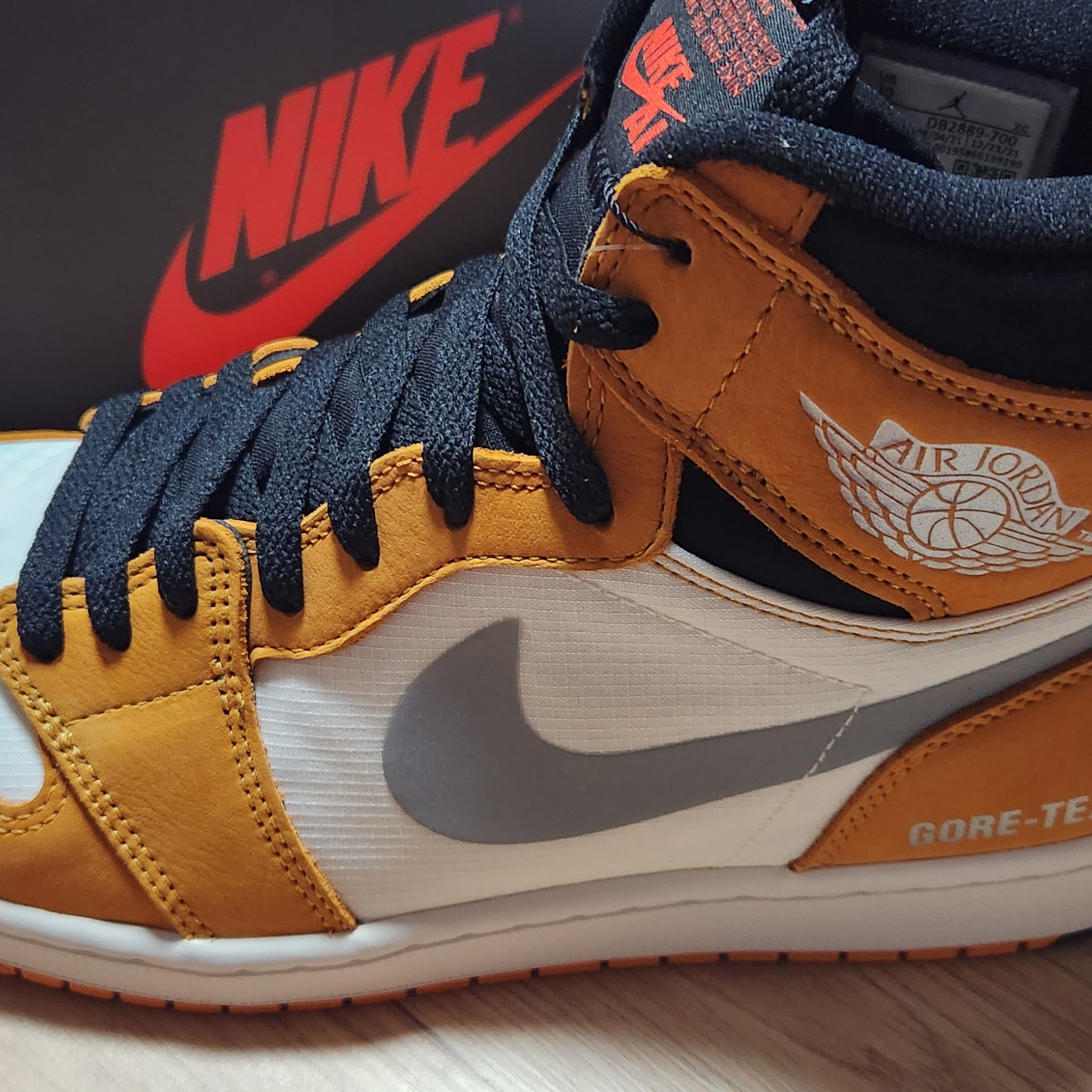 Jordan 1 Element Gore-Tex Light Curry 착용 스타일