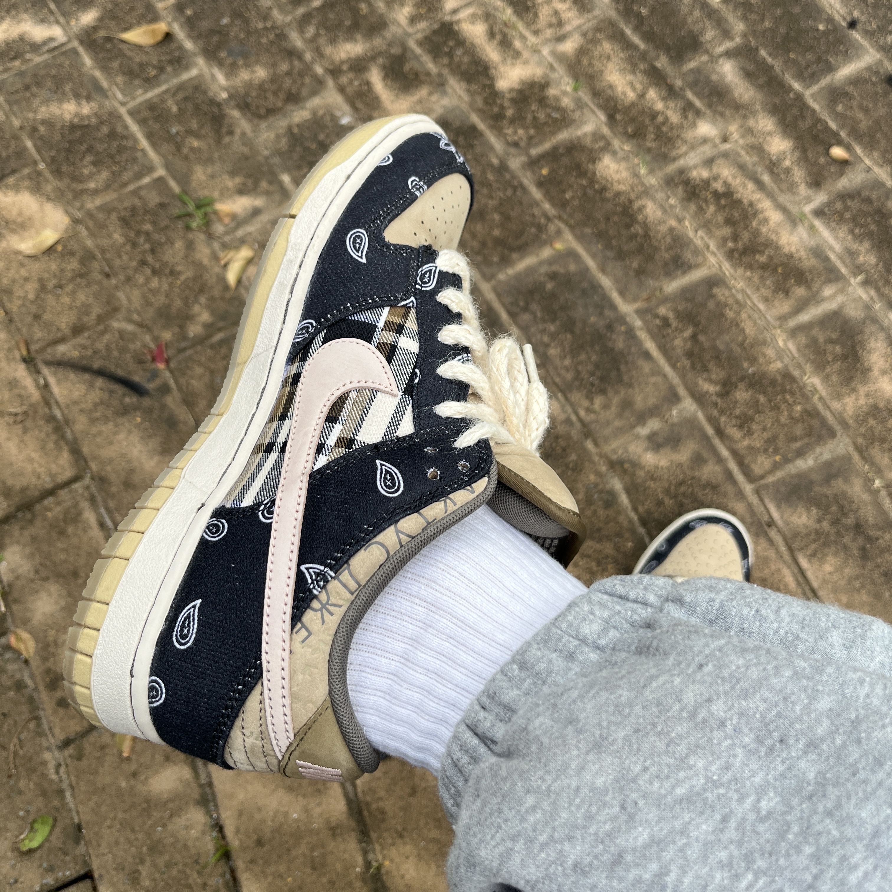 Nike x Travis Scott SB Dunk Low 착용 스타일
