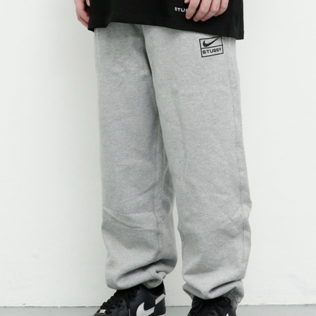 Nike x Stussy NRG RA Fleece Pants Dark Grey Heather (DJ9490-063) 착용 스타일