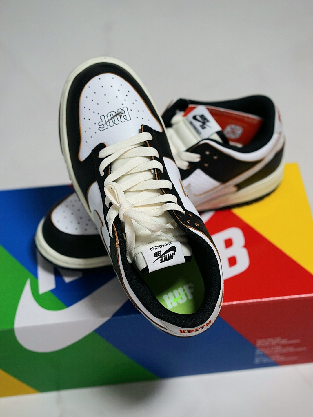 Nike x HUF SB Dunk Low San Francisco 착용 스타일 - 1