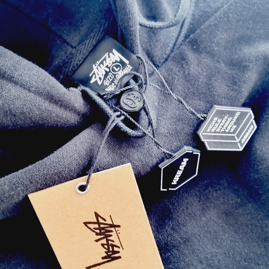 Stussy 8 Ball Fade Hoodie Black 착용 스타일