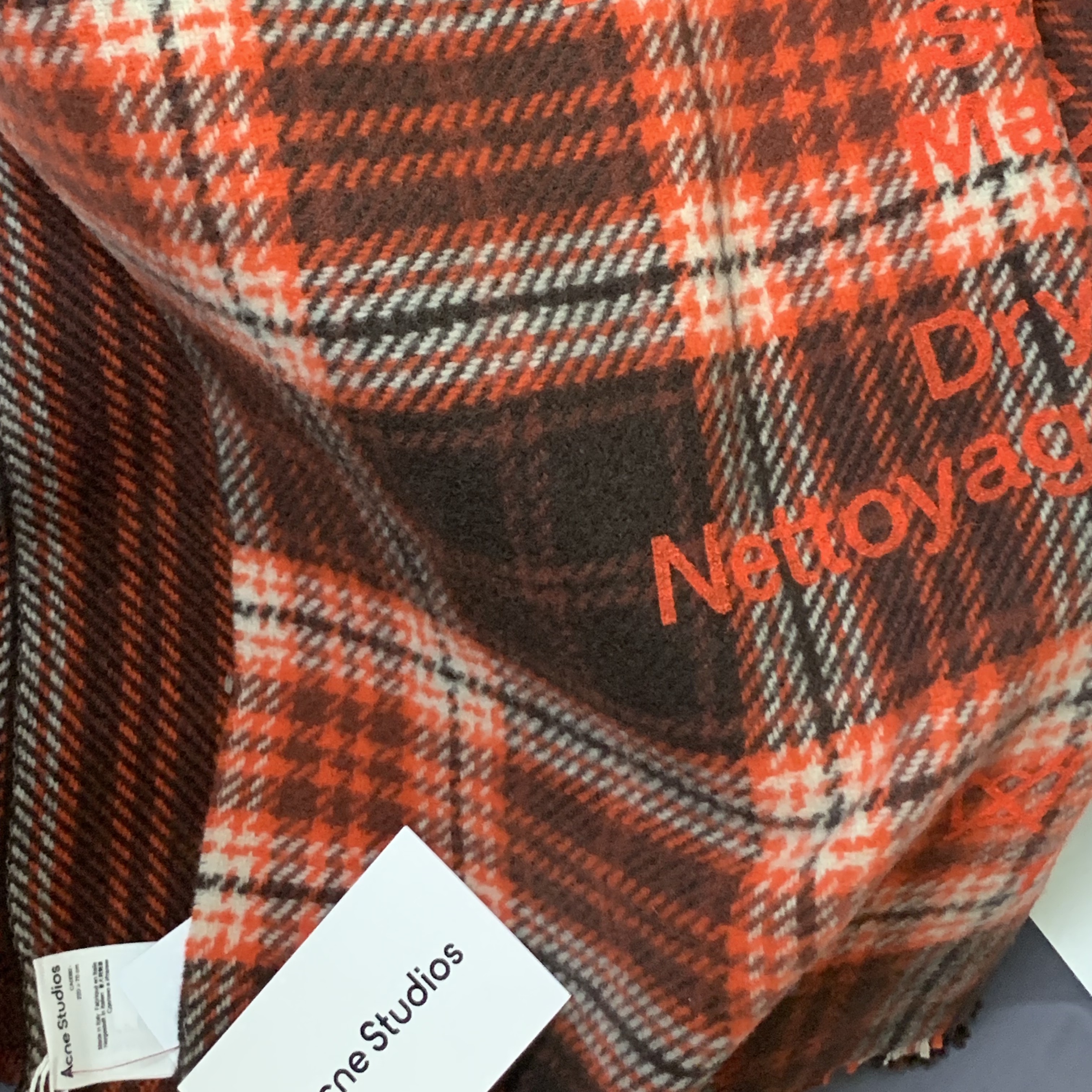 Acne Studios Checked Wool Muffler Brown Orange 착용 스타일
