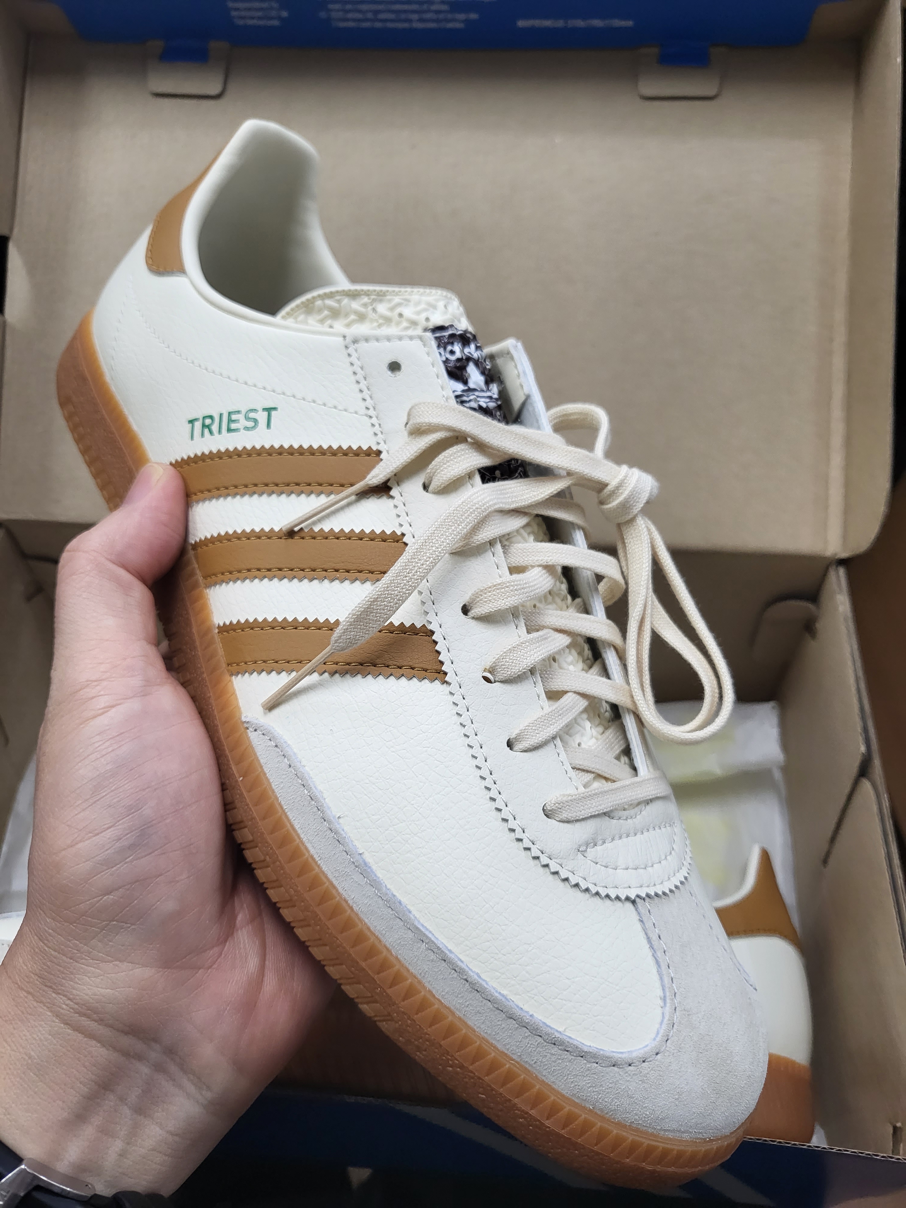 Adidas City Series Triest Cream White, Adidas Samba ADV Collegiate Green 착용 스타일 - 1