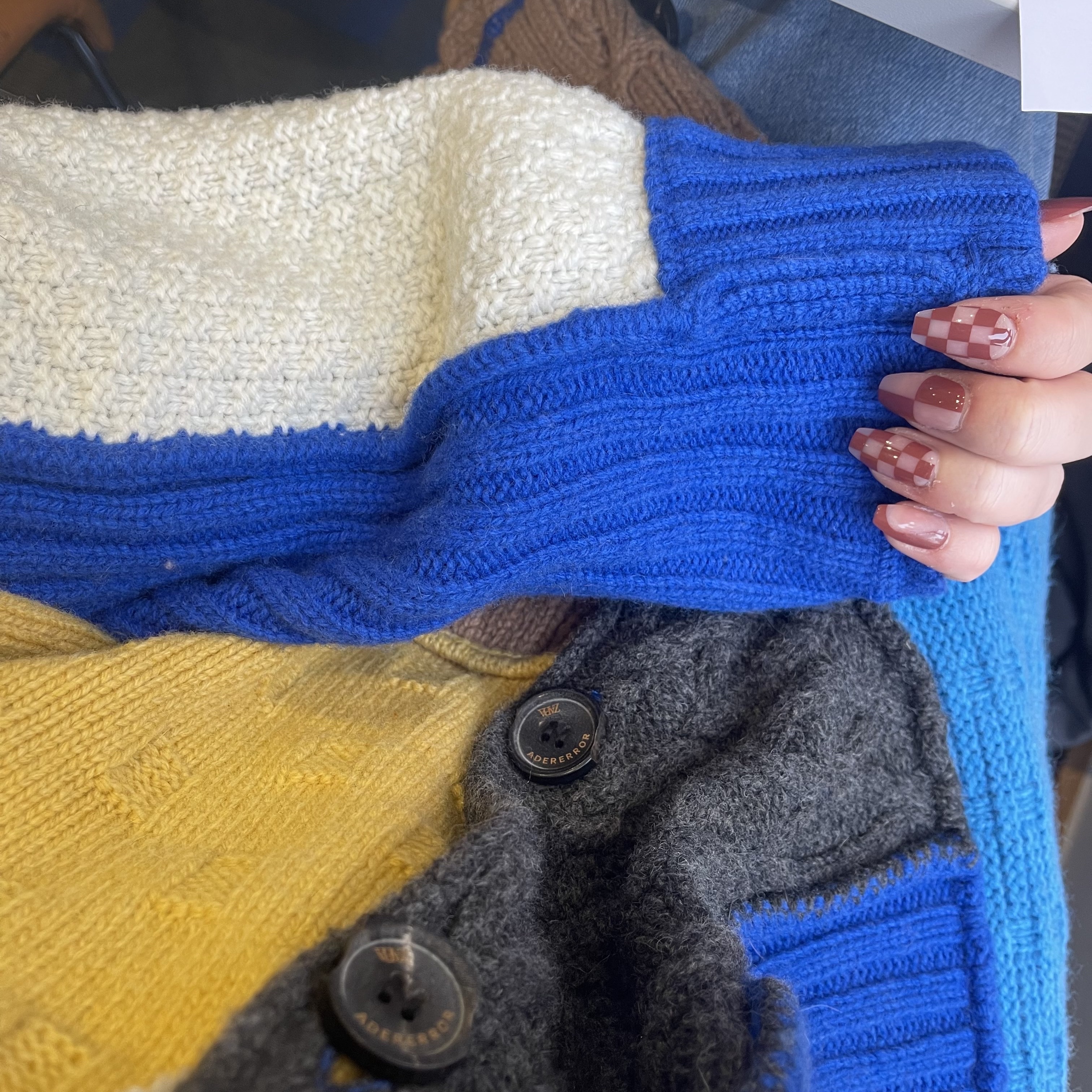 Zara x Ader Error Patchwork Oversize Knit Cardigan Multicolor 착용 스타일