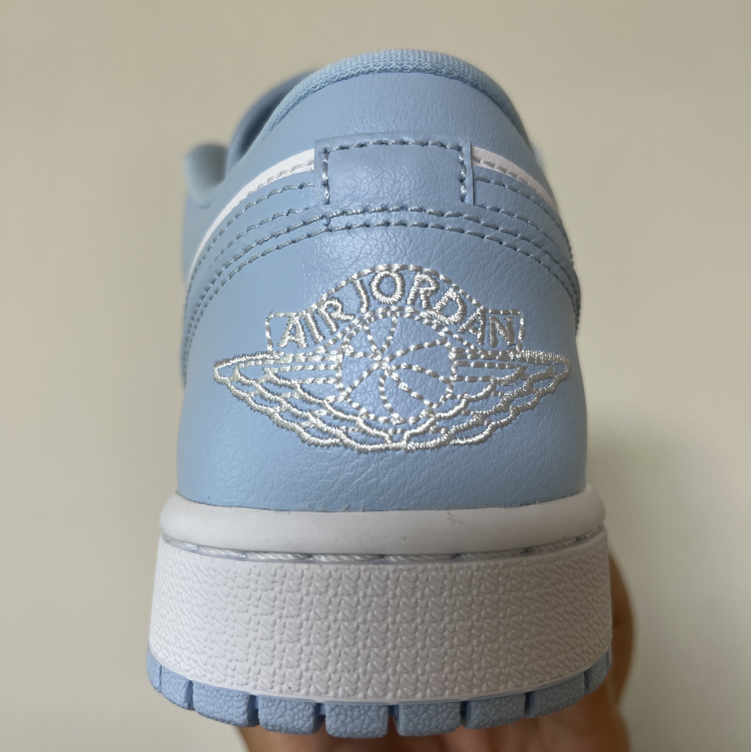 (W) Jordan 1 Low White Ice Blue 착용 스타일 - 3