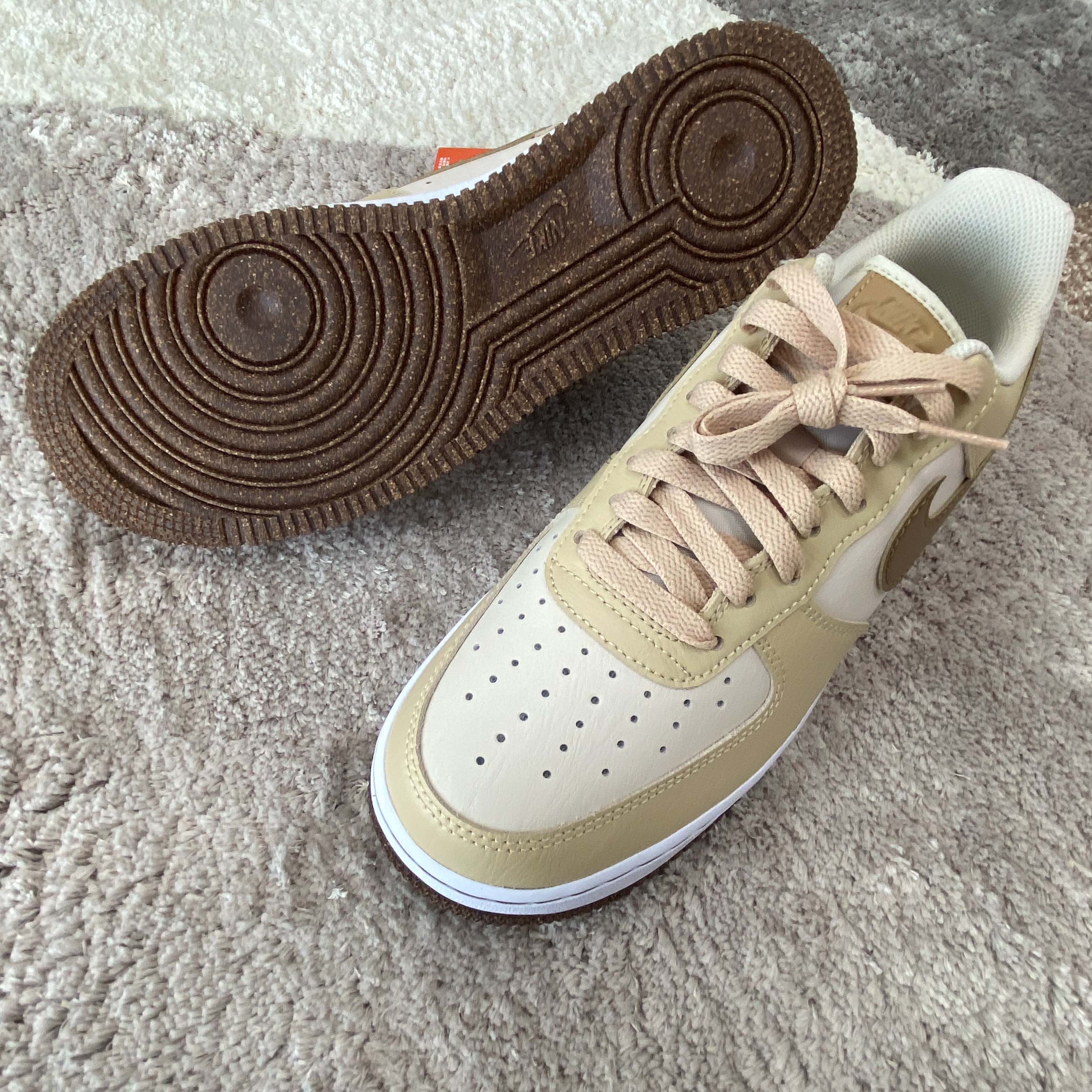 Nike Air Force 1 Low '07 LV8 Pearl White Sesame 착용 스타일 - 4