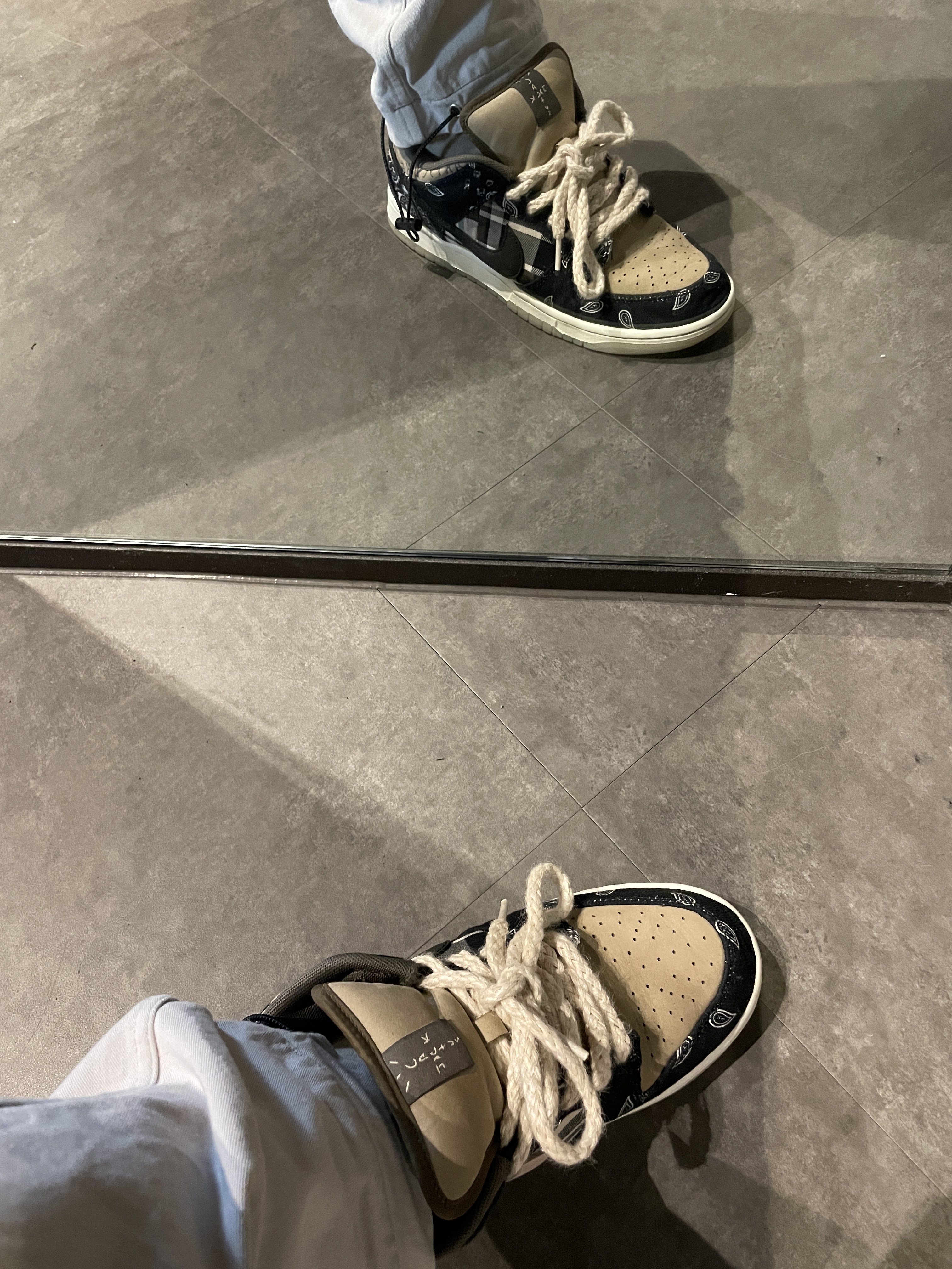 Nike x Travis Scott SB Dunk Low 착용 스타일