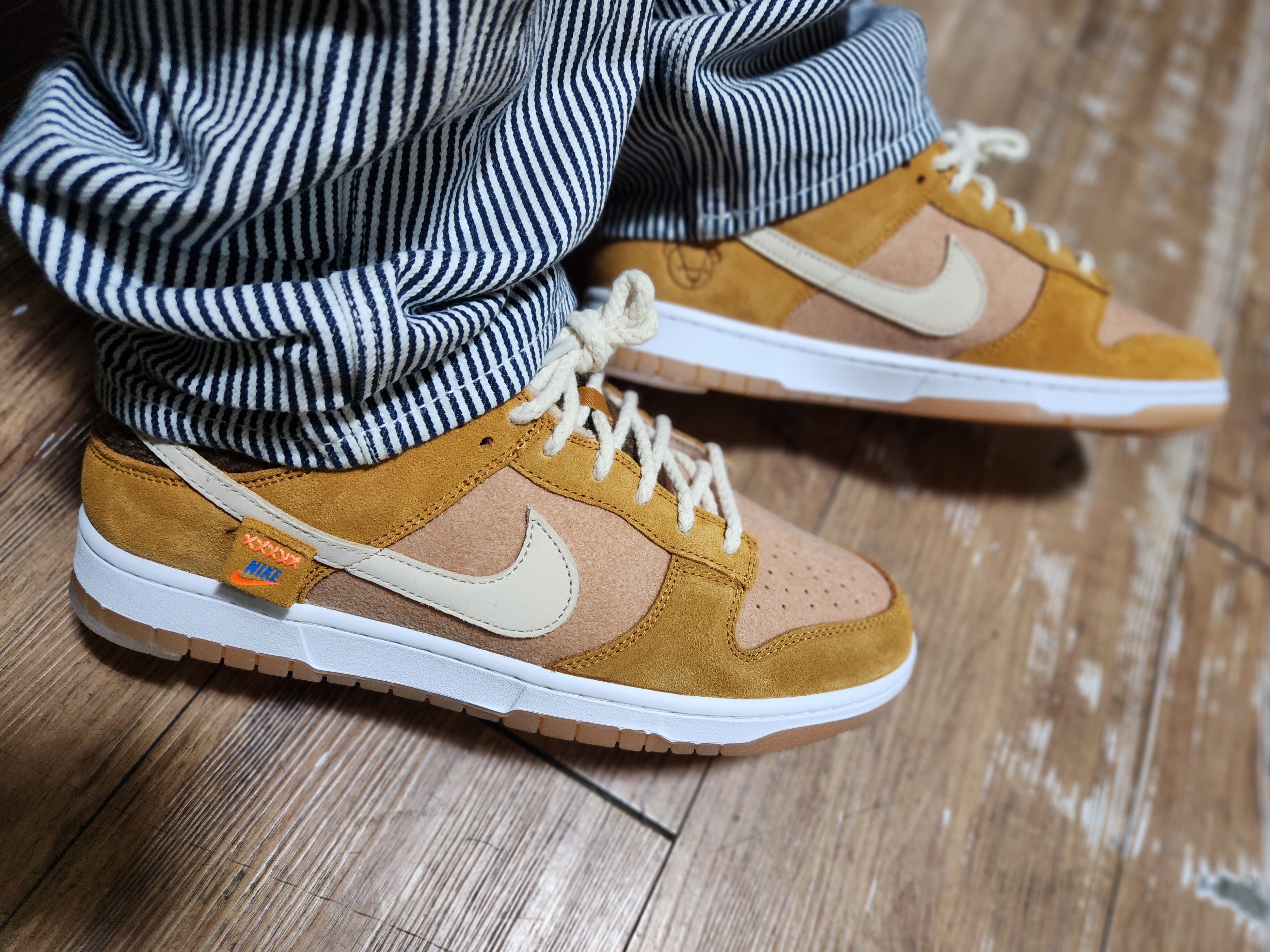 Nike Dunk Low SE Praline Desert Ochre 착용 스타일 - 3