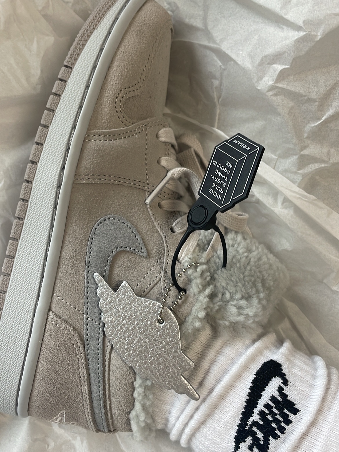 (W) Jordan 1 Low SE Sherpa Fleece 착용 스타일