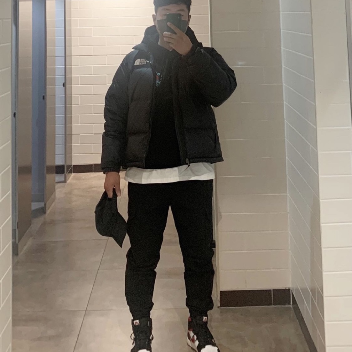 Jordan 1 Low OG Starfish, The North Face 1996 Eco Nuptse Jacket Black 착용 스타일