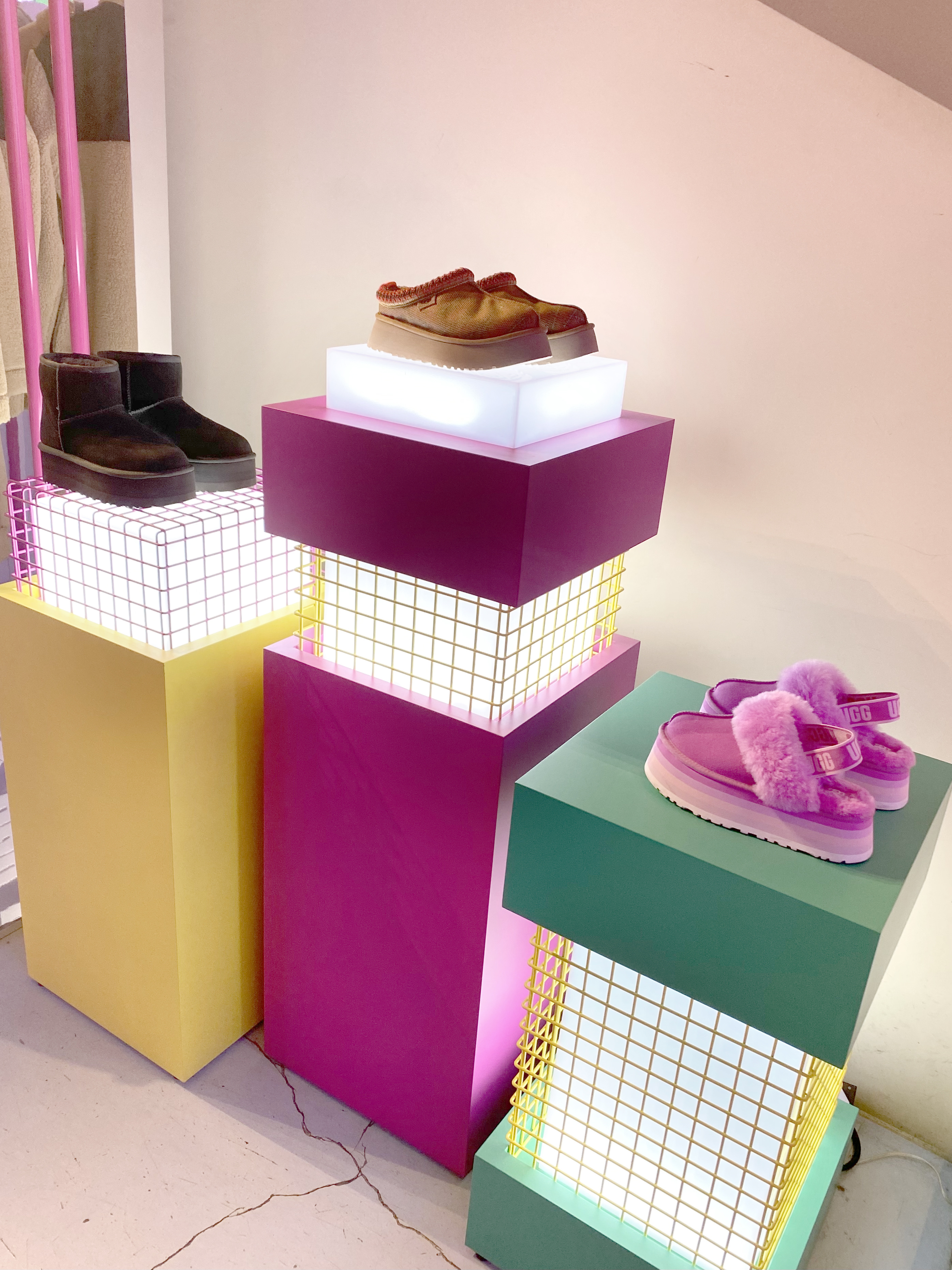 (W) UGG Sport Yeah Clog Taffy Pink 착용 스타일 - 5