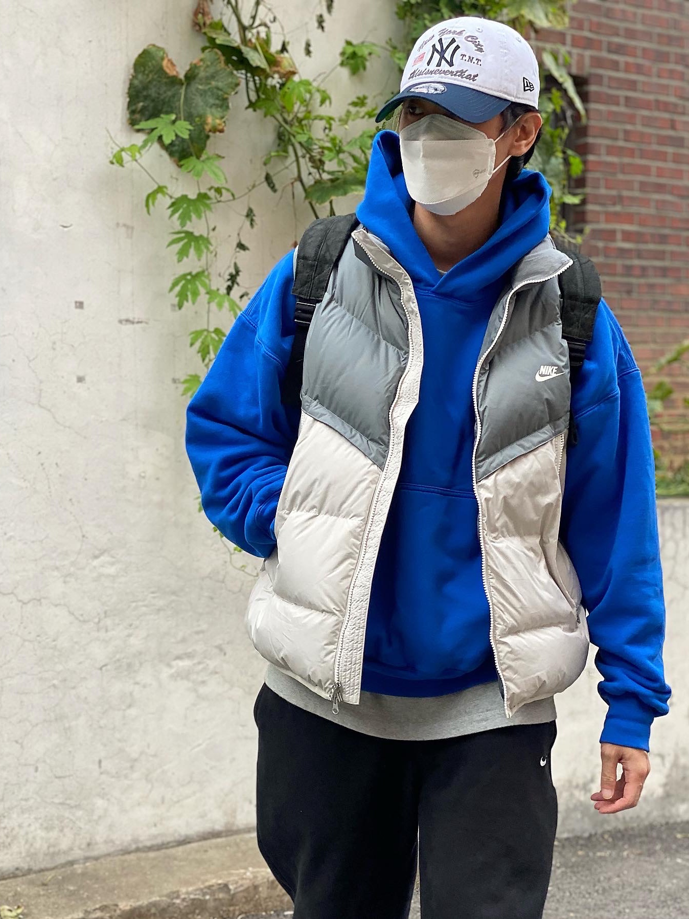 Jordan 3 x Fragment Retro SP White Black, Yeezy Gap Hoodie Blue 착용 스타일 - 3