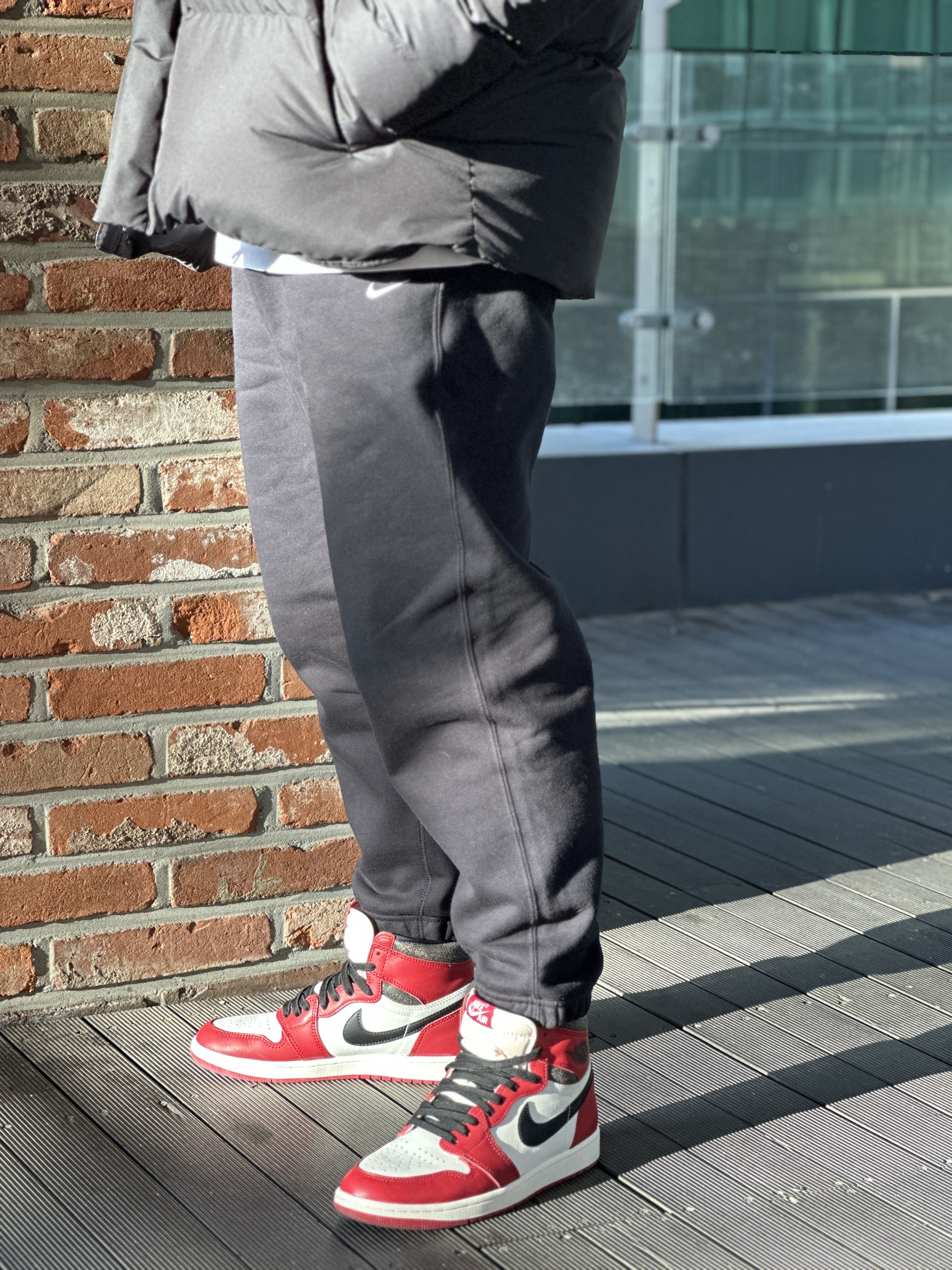 Jordan 1 Retro High OG Chicago 2022, Nike NRG Solo Swoosh Fleece Pants Black White - Asia 착용 스타일