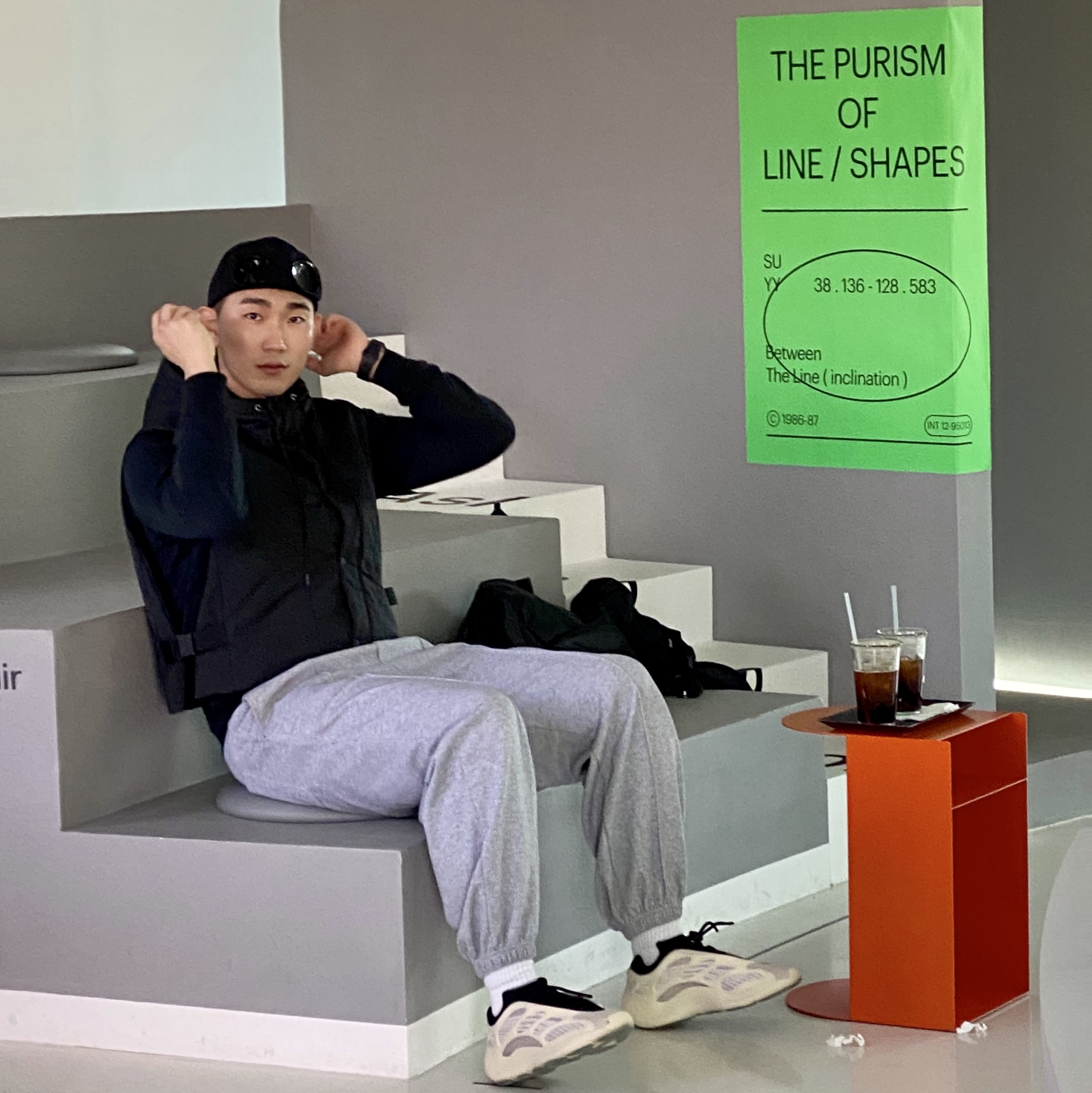 Adidas Yeezy 700 V3 Azael 2022/2023, C.P. Company Gabardine Goggle Cap Black - 22SS 착용 스타일 - 2