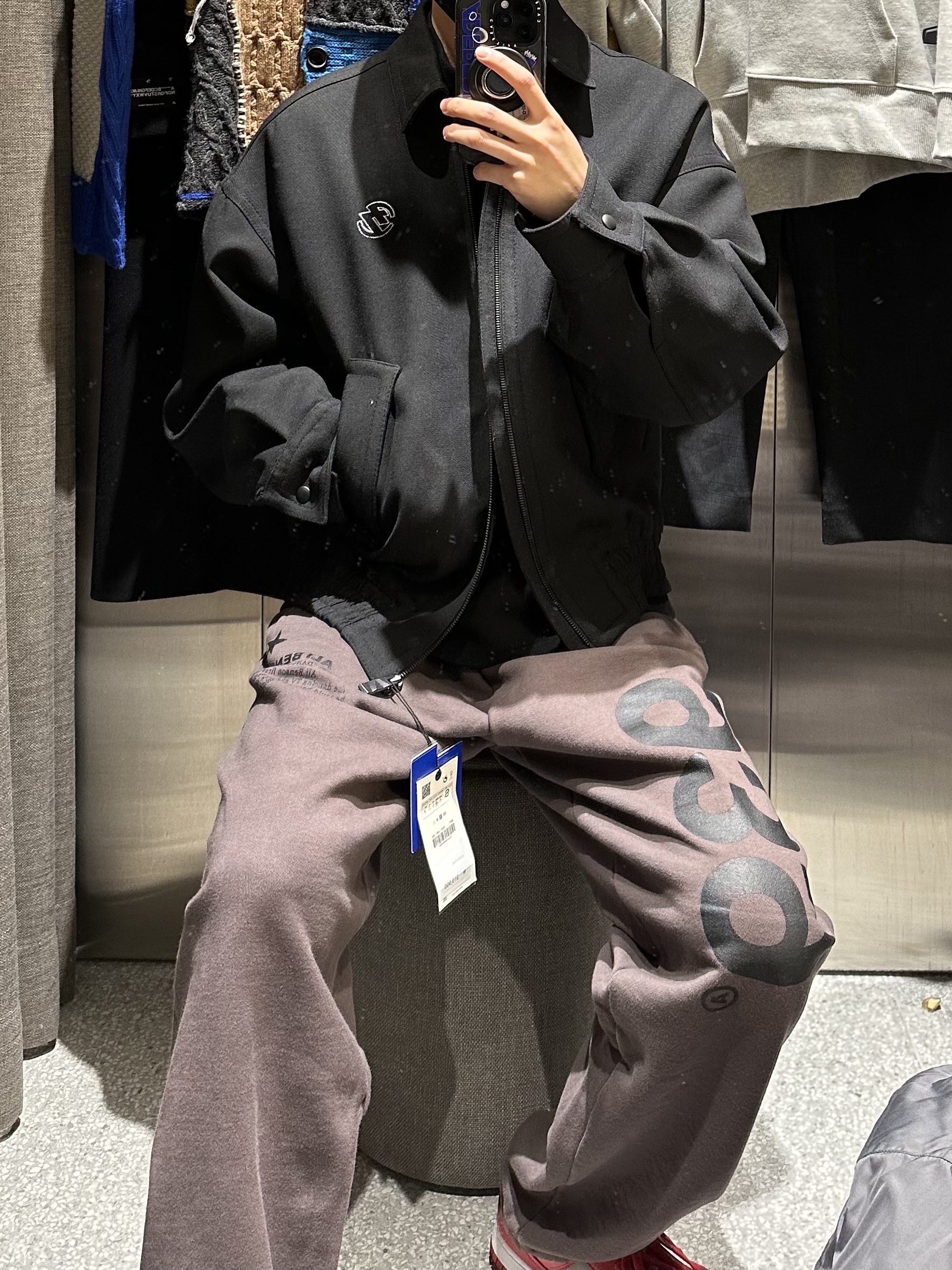 Zara x Ader Error Patchwork Oversize Knit Cardigan Multicolor, Zara x Ader Error Wool Pants Dark Grey 착용 스타일 - 2