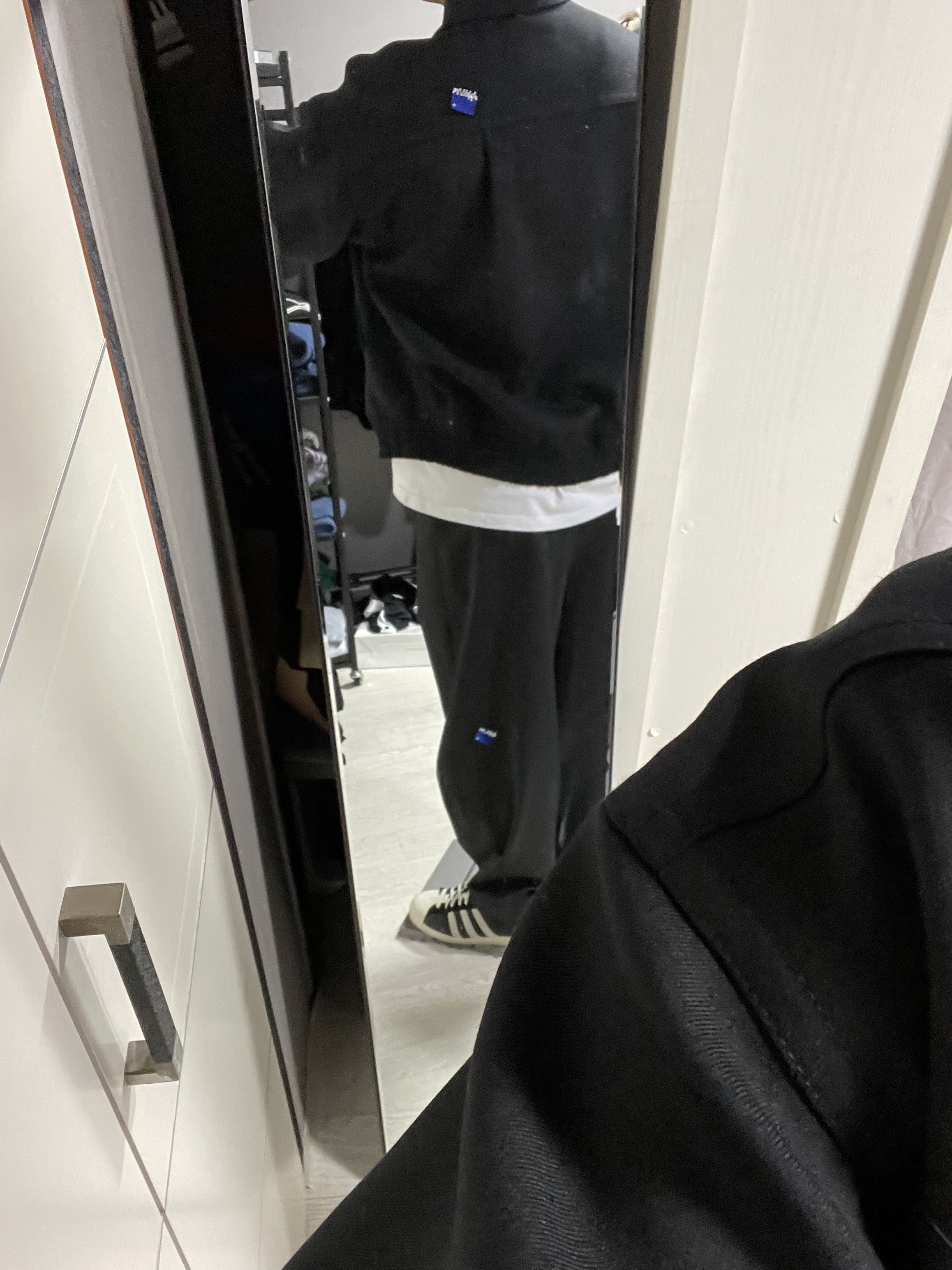 Zara x Ader Error Oversize Collar Bomber Jacket Black, Zara x Ader Error Tapered Trousers Black 착용 스타일 - 3