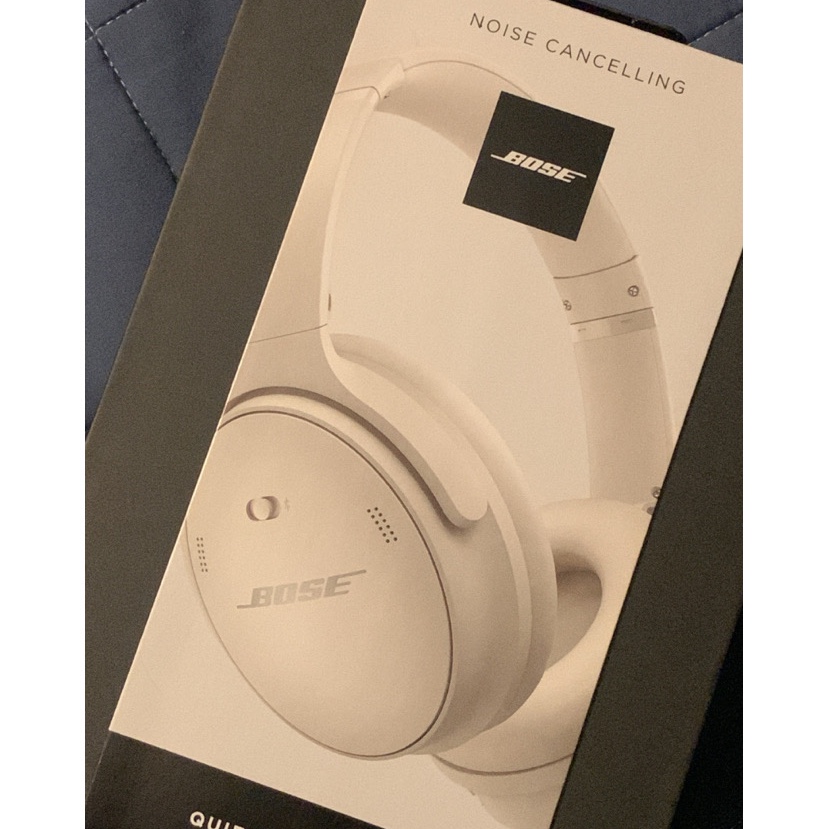BOSE QC45 White Smoke (Korean Ver.) 착용 스타일 - 2