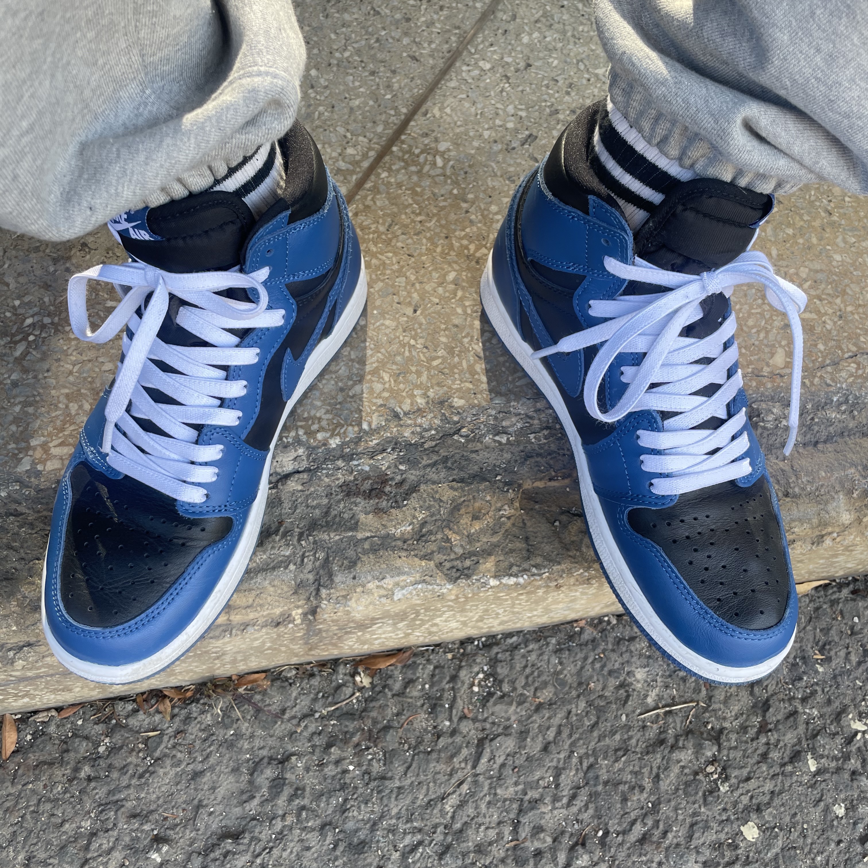 Jordan 1 Retro High OG Dark Marina Blue 착용 스타일