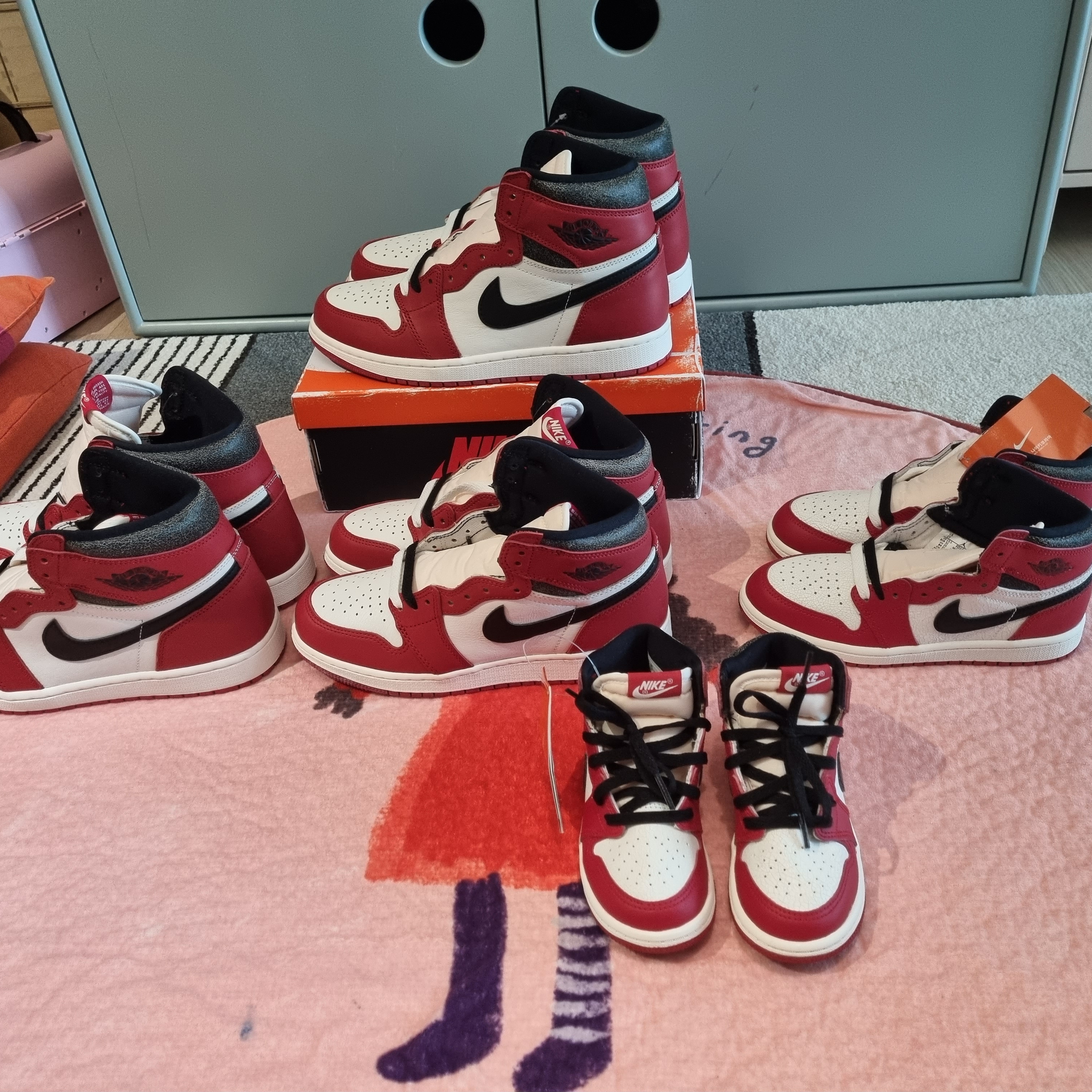 Jordan 1 Retro High OG Chicago 2022, (GS) Jordan 1 Retro High OG Chicago 2022 착용 스타일 - 1