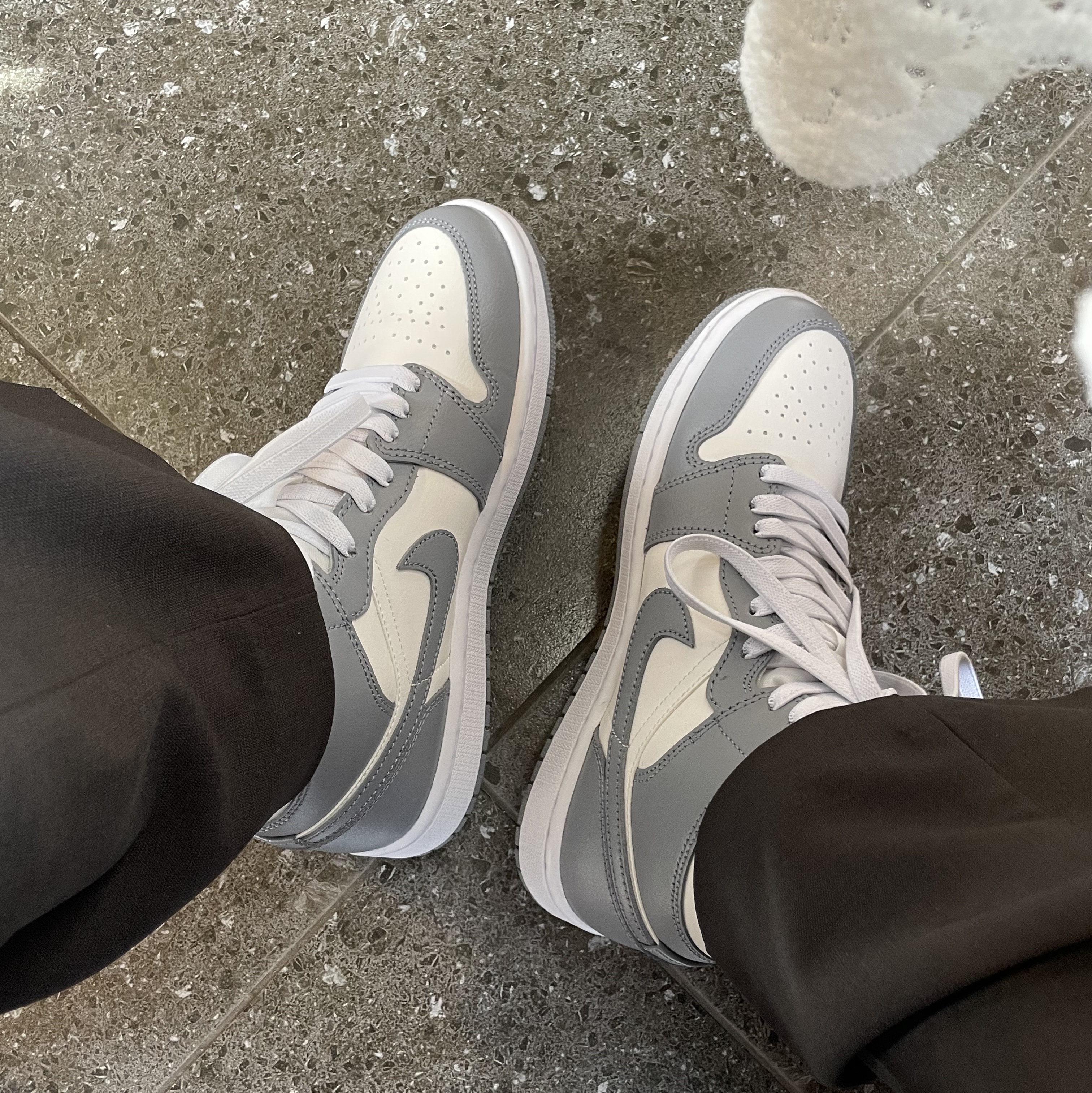 (W) Jordan 1 Mid Sail Stealth 착용 스타일