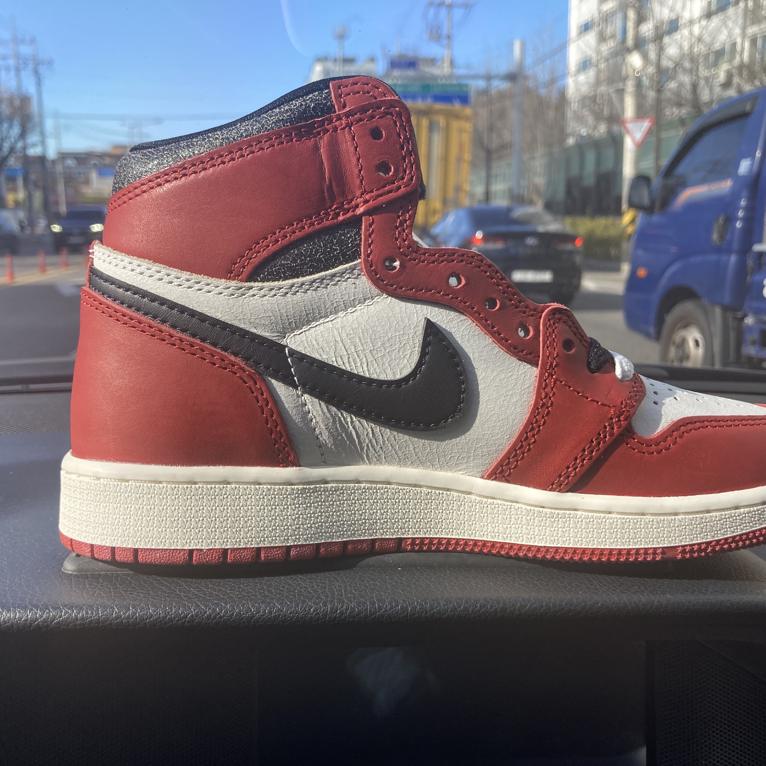 Jordan 1 Retro High OG Chicago 2022, (GS) Jordan 1 Retro High OG Chicago 2022 착용 스타일 - 1