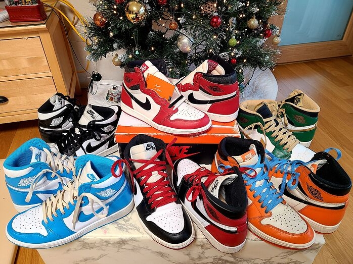 Jordan 1 Retro Black Toe 2013, Jordan 1 Retro High OG Chicago 2022 착용 스타일 - 1