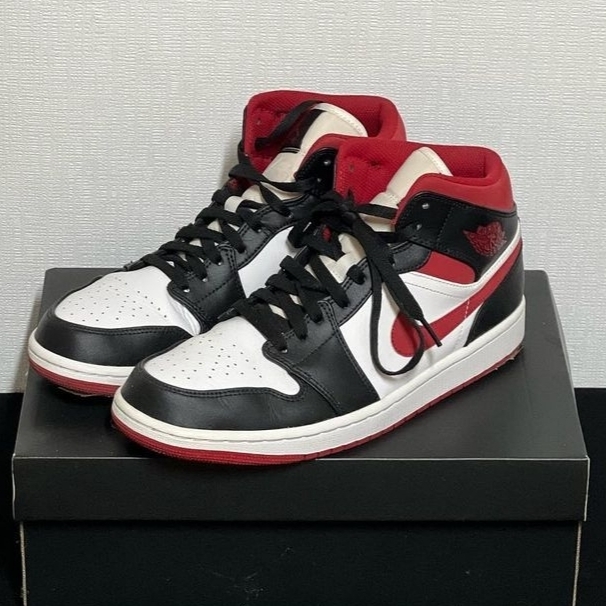 Jordan 1 Mid Gym Red Black White 착용 스타일
