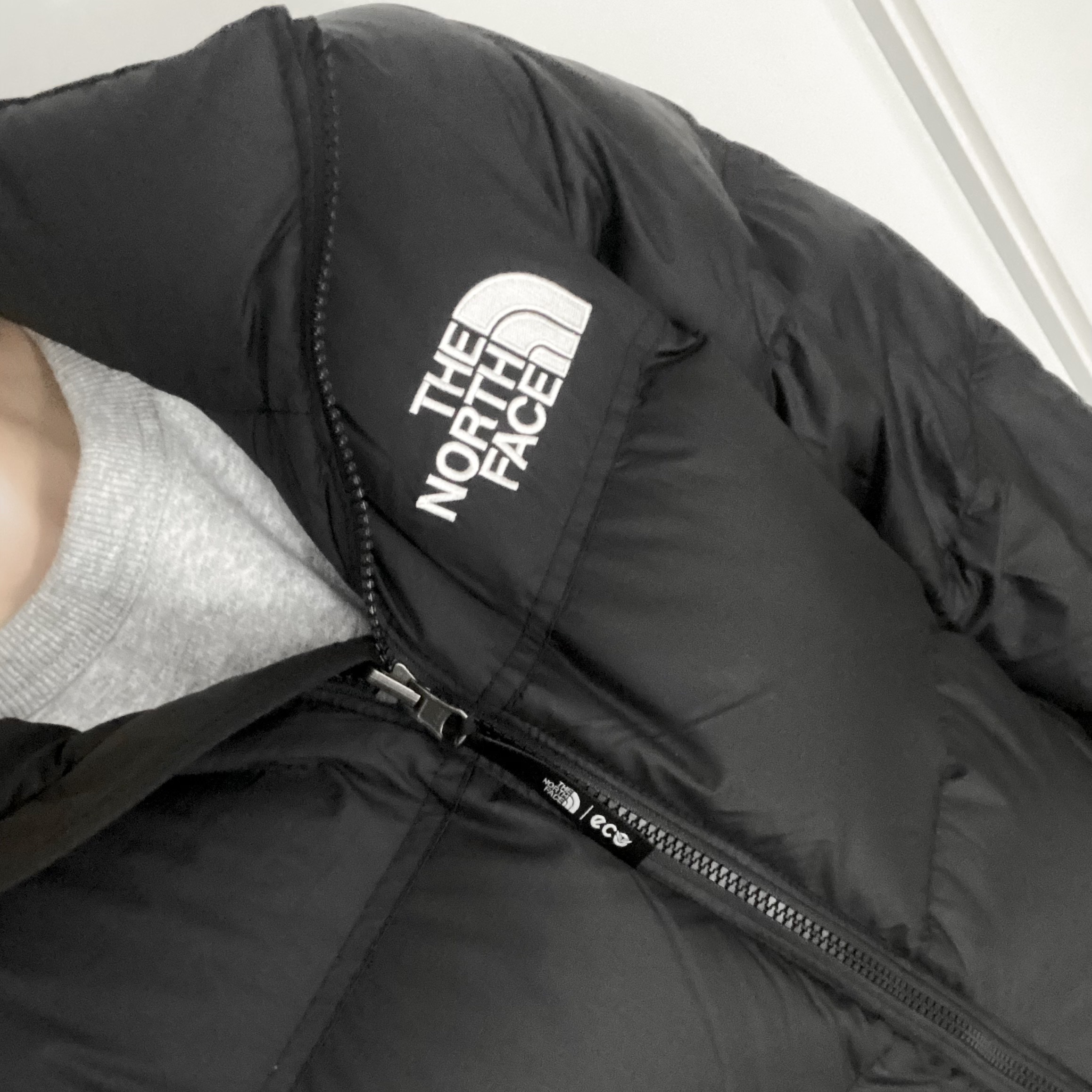 The North Face 1996 Eco Nuptse Jacket Black 착용 스타일 - 1