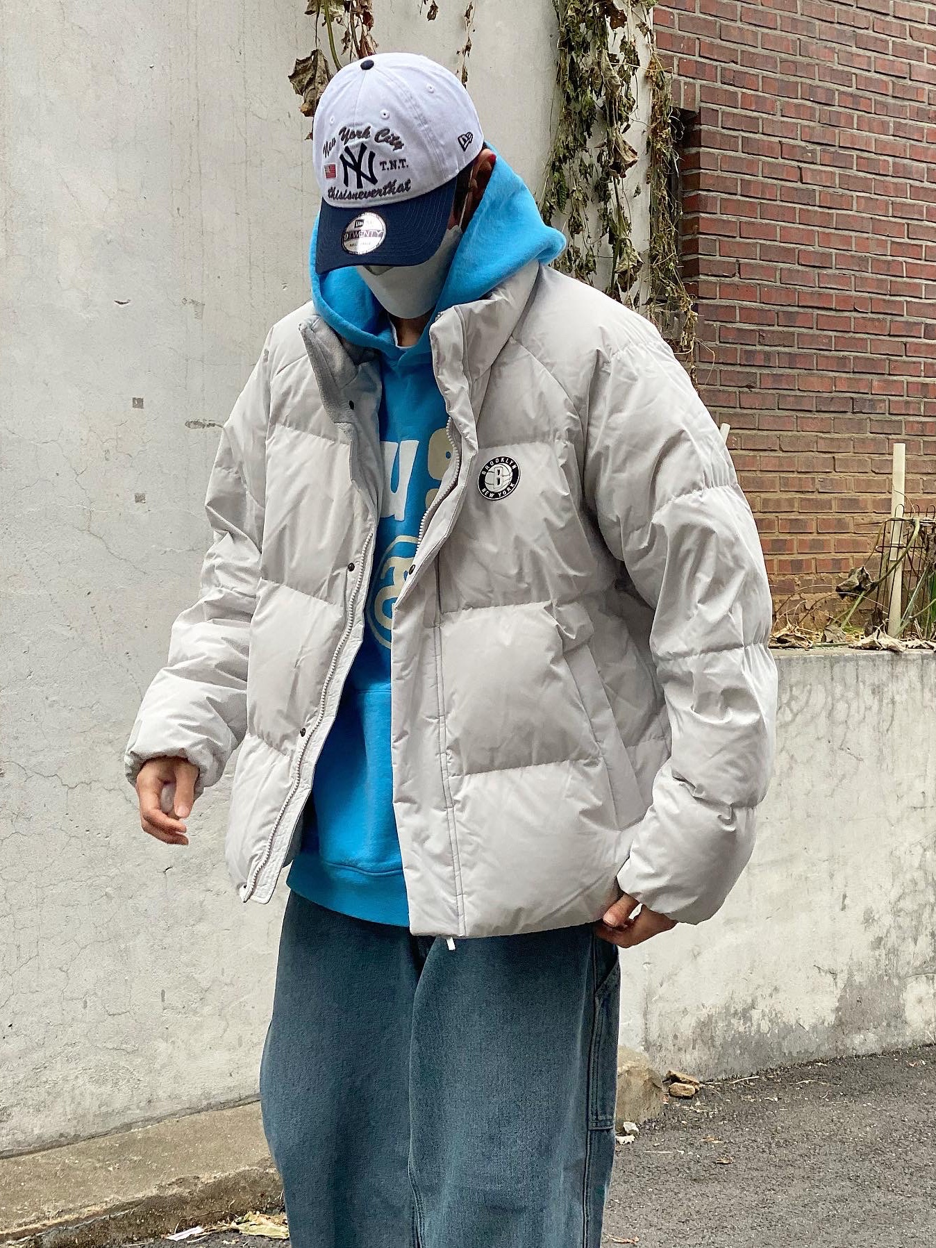 Stussy x Cactus Plant Flea Market 8 Ball Pigment Dyed Hoodie Blue, Jordan 3 x Fragment Retro SP White Black 착용 스타일 - 3