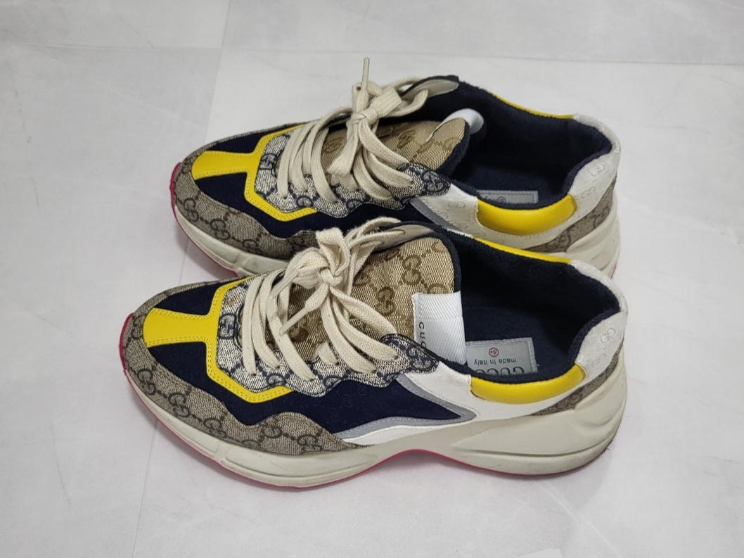 Gucci GG Rhyton Beige Sneakers Ebony Blue, (W) Gucci GG Rhyton Beige Sneakers Ebony Blue 착용 스타일 - 2