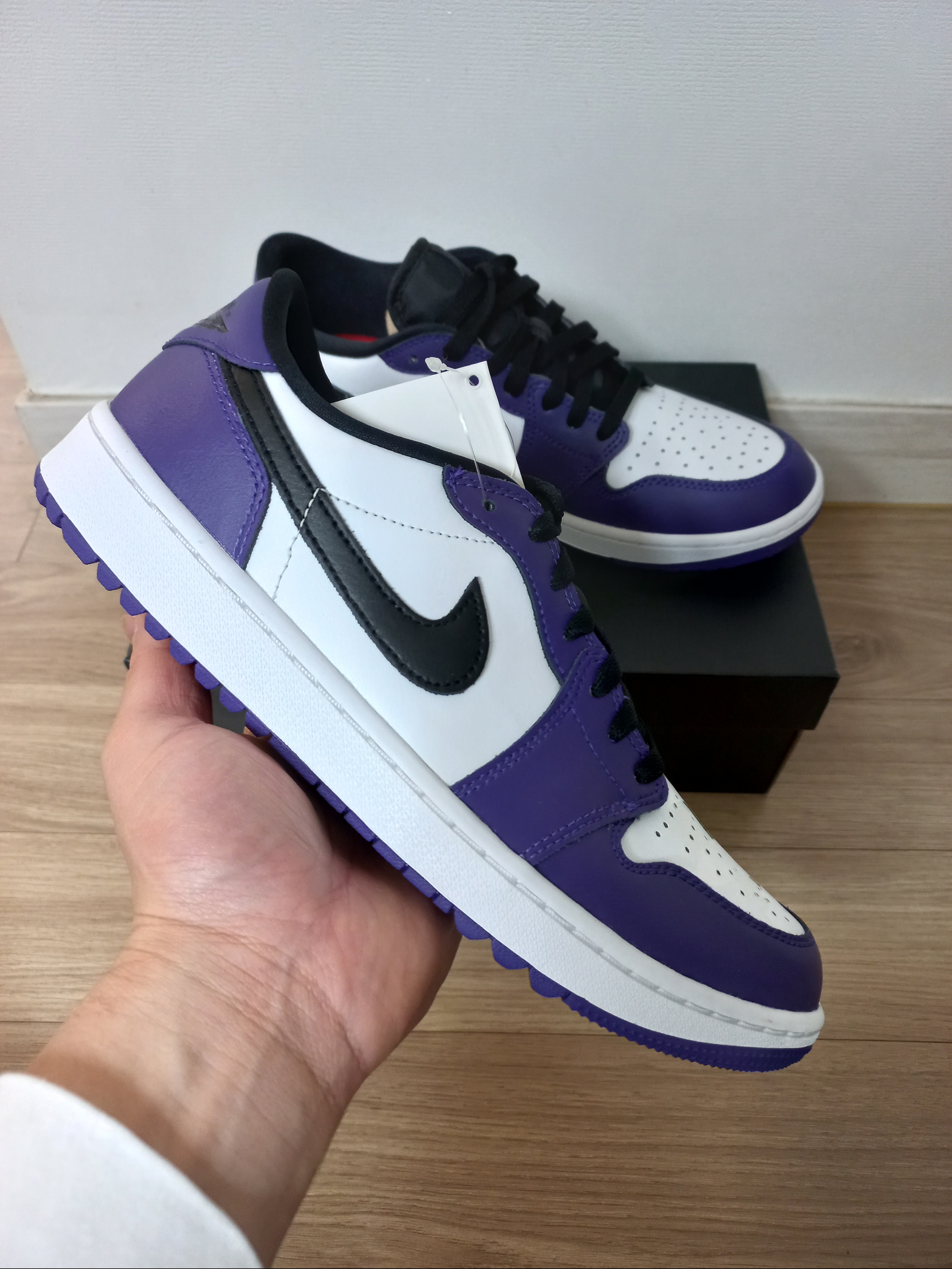 Jordan 1 Low Golf Court Purple 착용 스타일 - 1