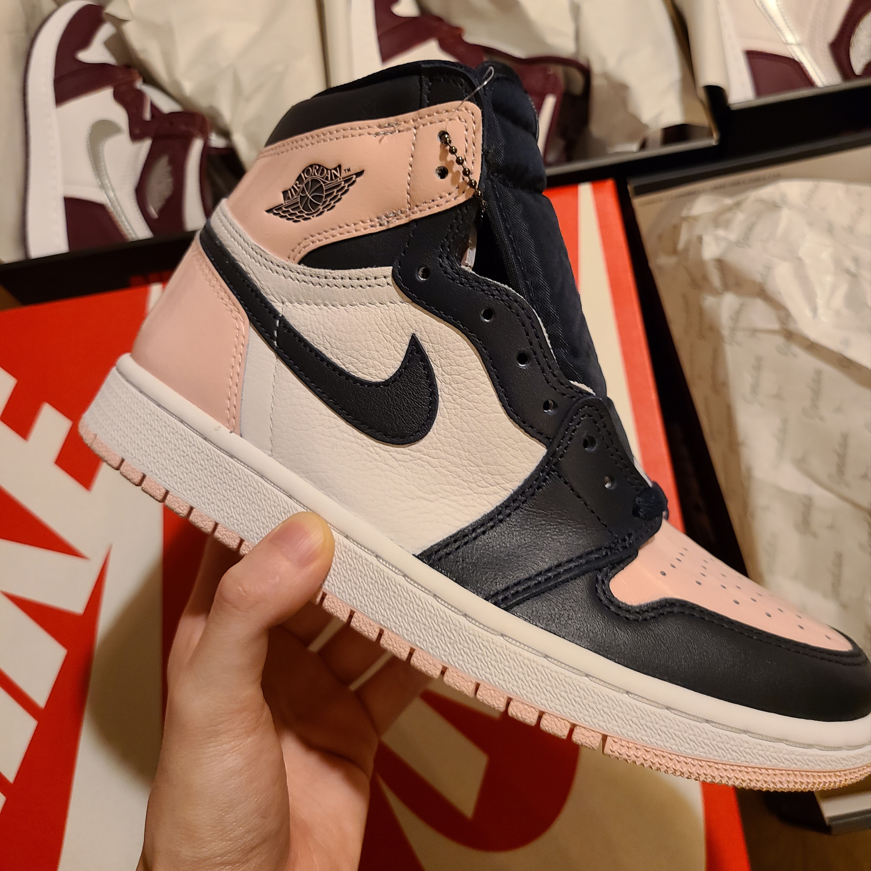 (W) Jordan 1 Retro High OG Atmosphere 착용 스타일