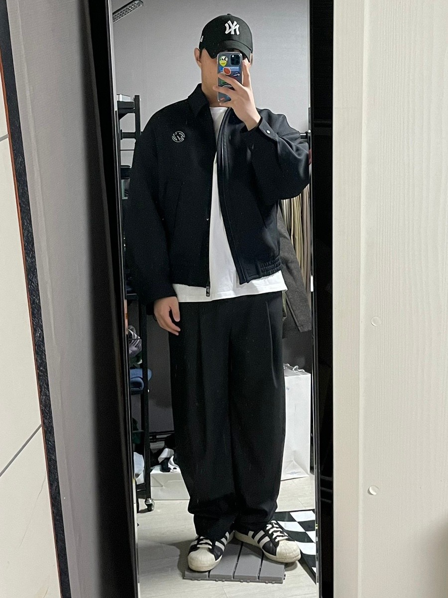 Zara x Ader Error Oversize Collar Bomber Jacket Black, Zara x Ader Error Tapered Trousers Black 착용 스타일 - 1