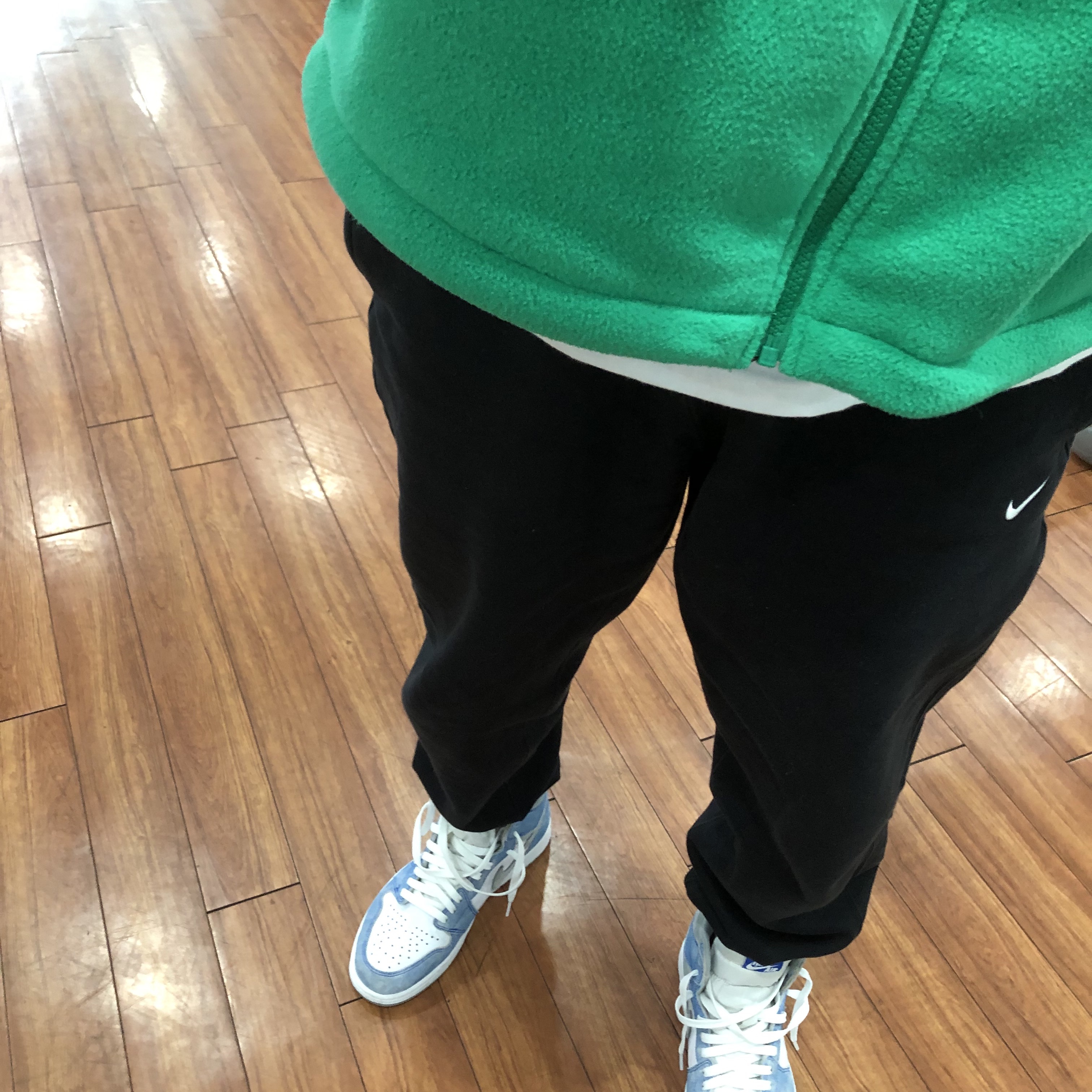 Jordan 1 Retro High OG Hyper Royal, Nike ACG Microfleece Jacket Lucid Green - US/EU 착용 스타일 - 2