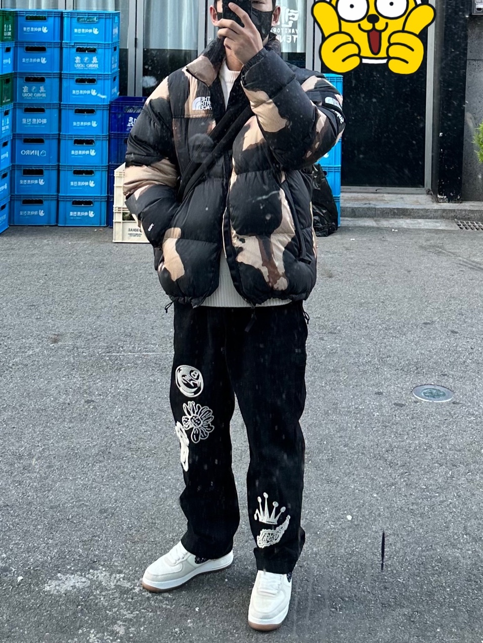 Supreme x The North Face Bleached Denim Print Nuptse Jacket Black - 21FW, Stussy Noma Icon Beach Pants Washed Black 착용 스타일