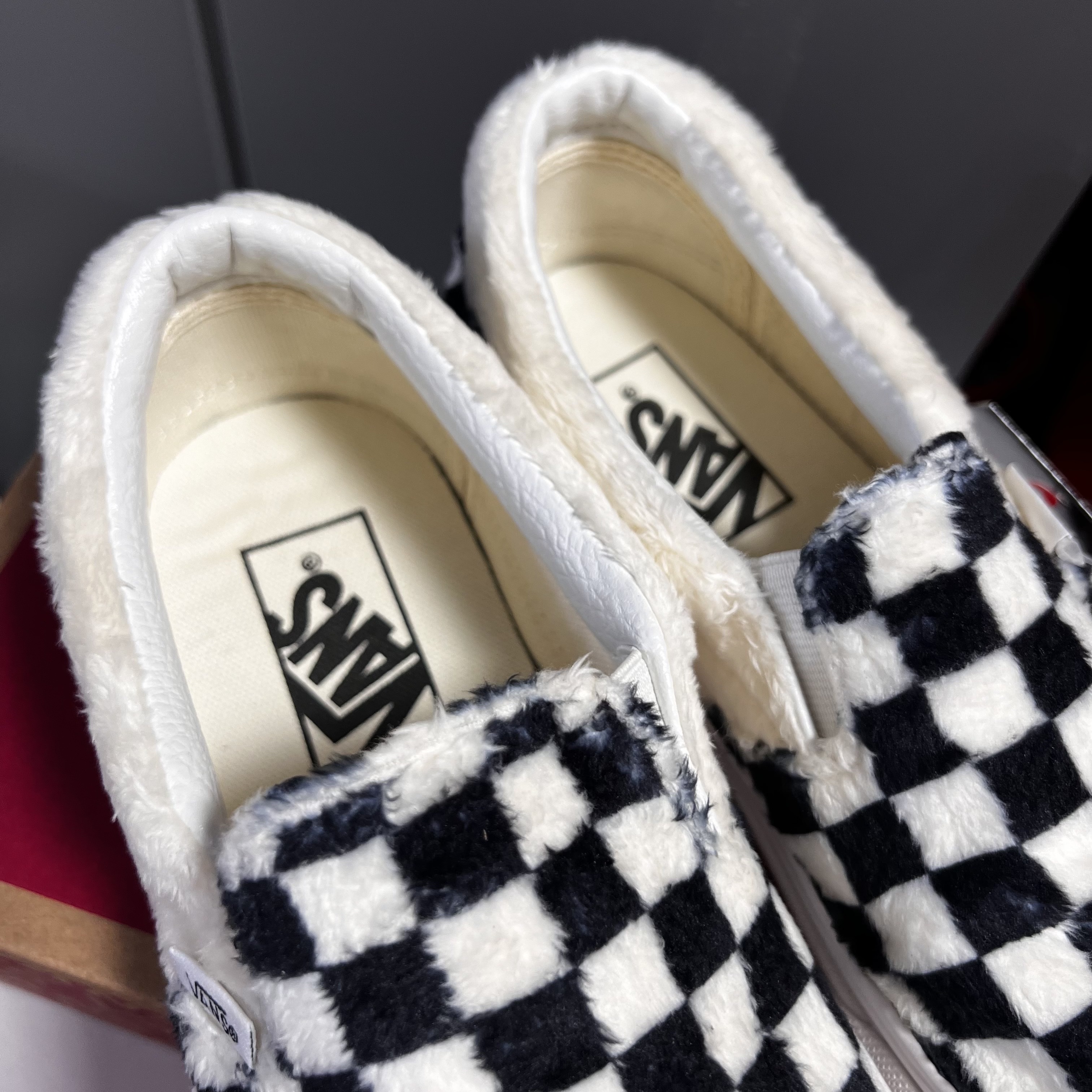 Vans Classic Slip-On Sherpa Checkerboard 착용 스타일 - 2