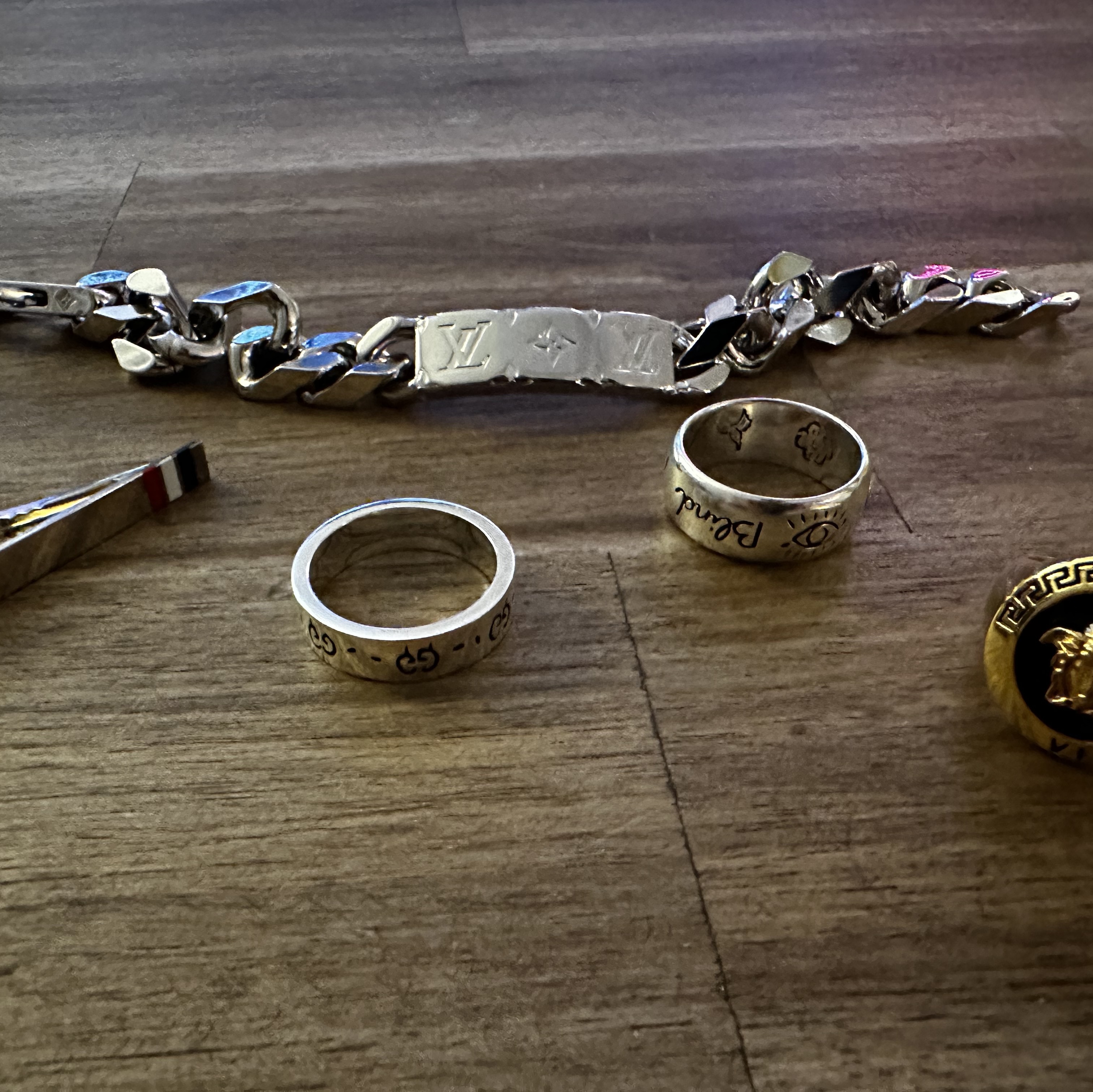 Louis Vuitton Monogram Chain Bracelet Palladium, Gucci Ghost Ring Silver 6mm 착용 스타일