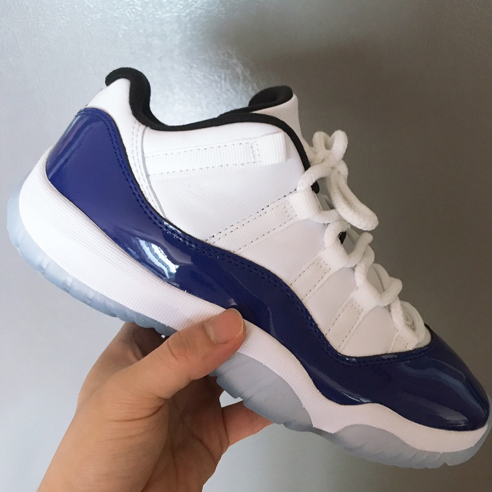(W) Jordan 11 Retro Low Concord Sketch 착용 스타일