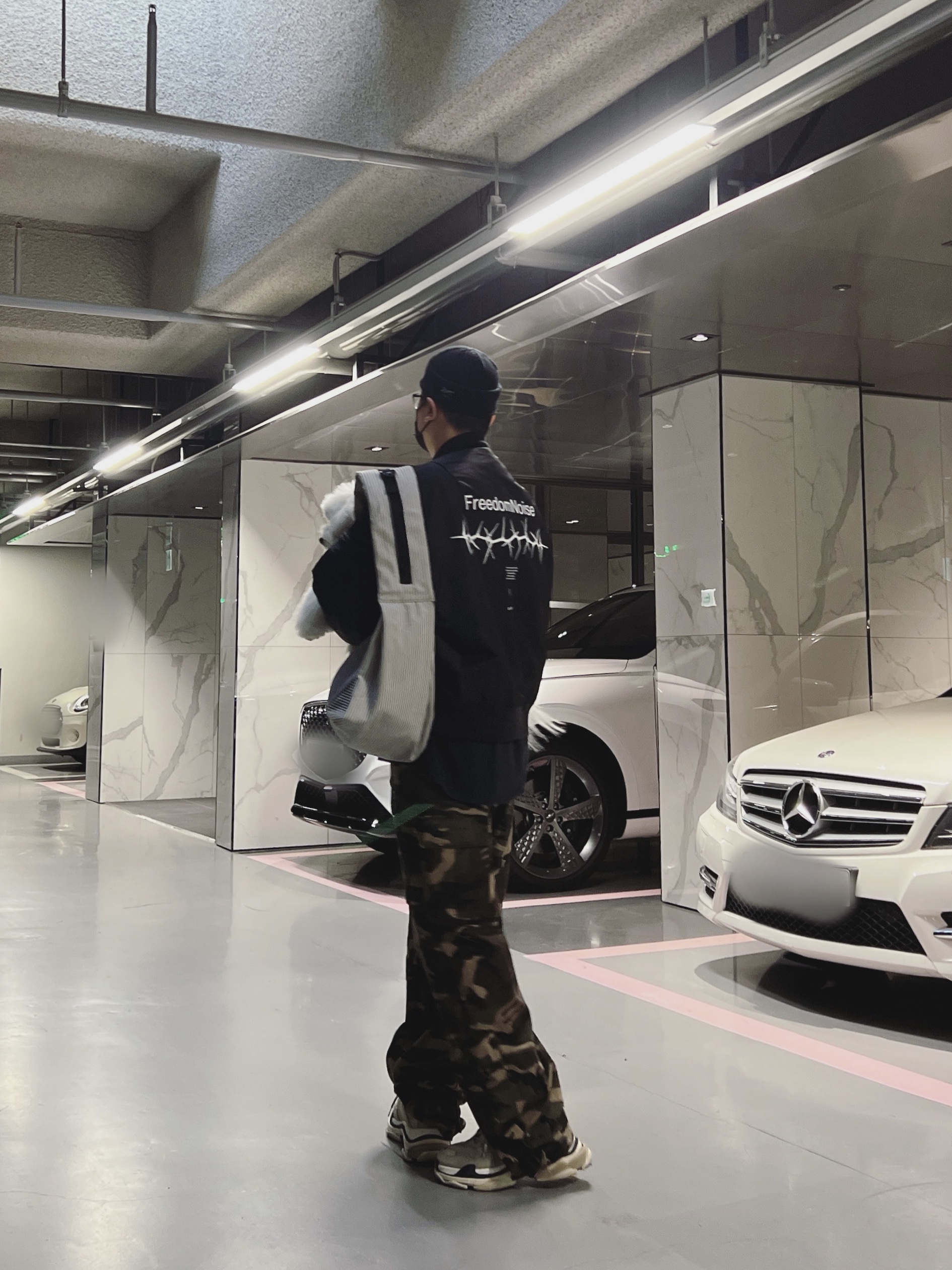 Balenciaga Triple S Vanille 2018 착용 스타일 - 1