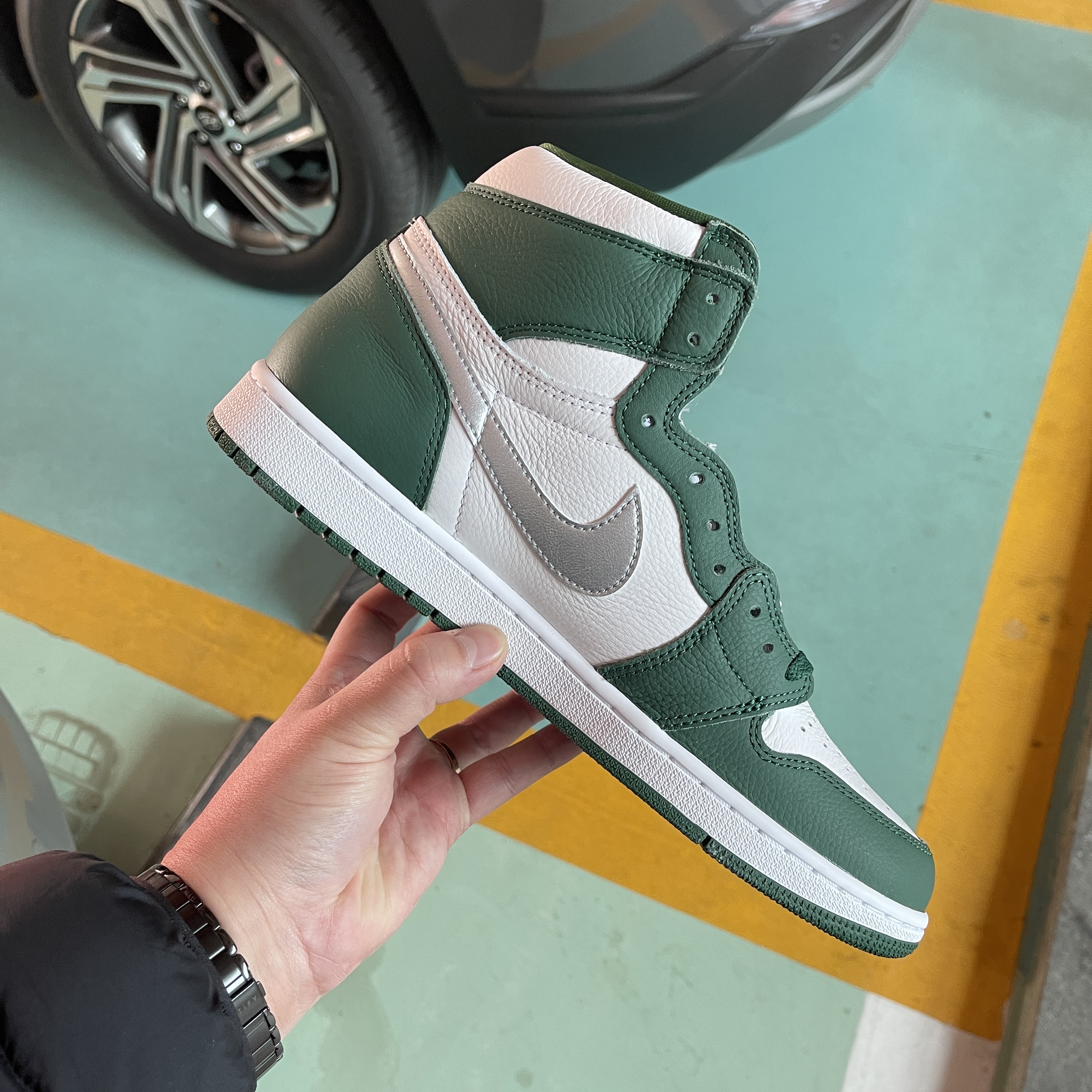 Jordan 1 Retro High OG Gorge Green 착용 스타일 - 2
