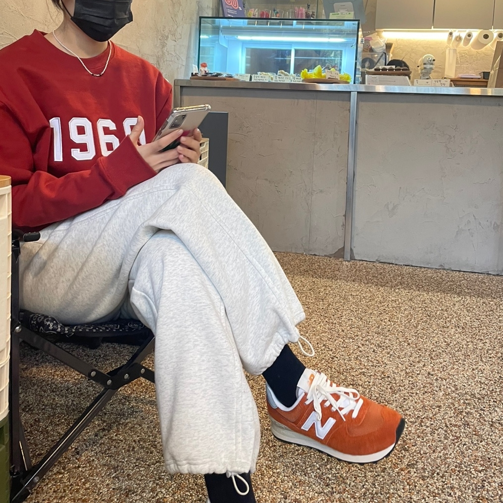 New Balance 574 Heritage Orange Burst White 착용 스타일