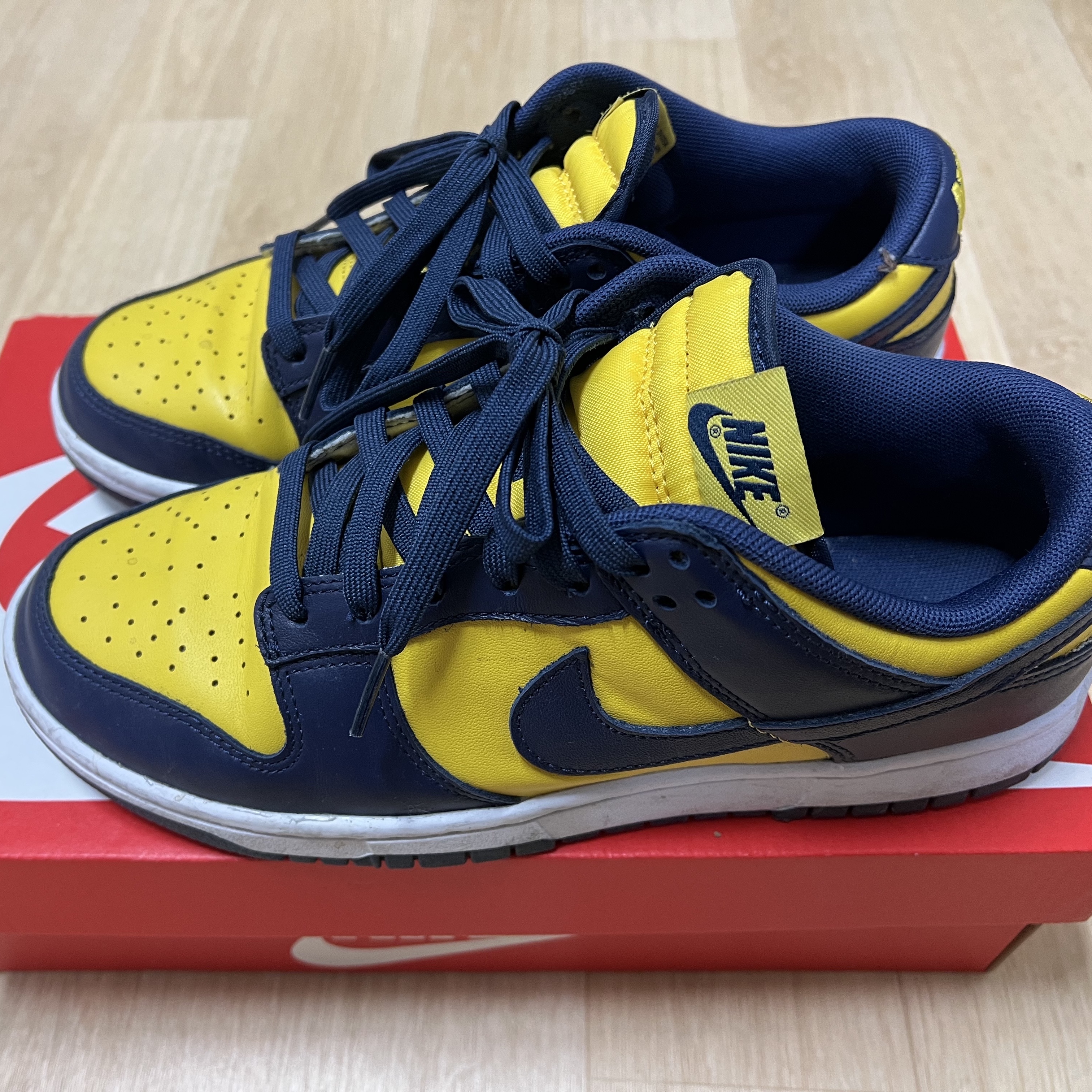 Nike Dunk Low Retro Varsity Maize 착용 스타일