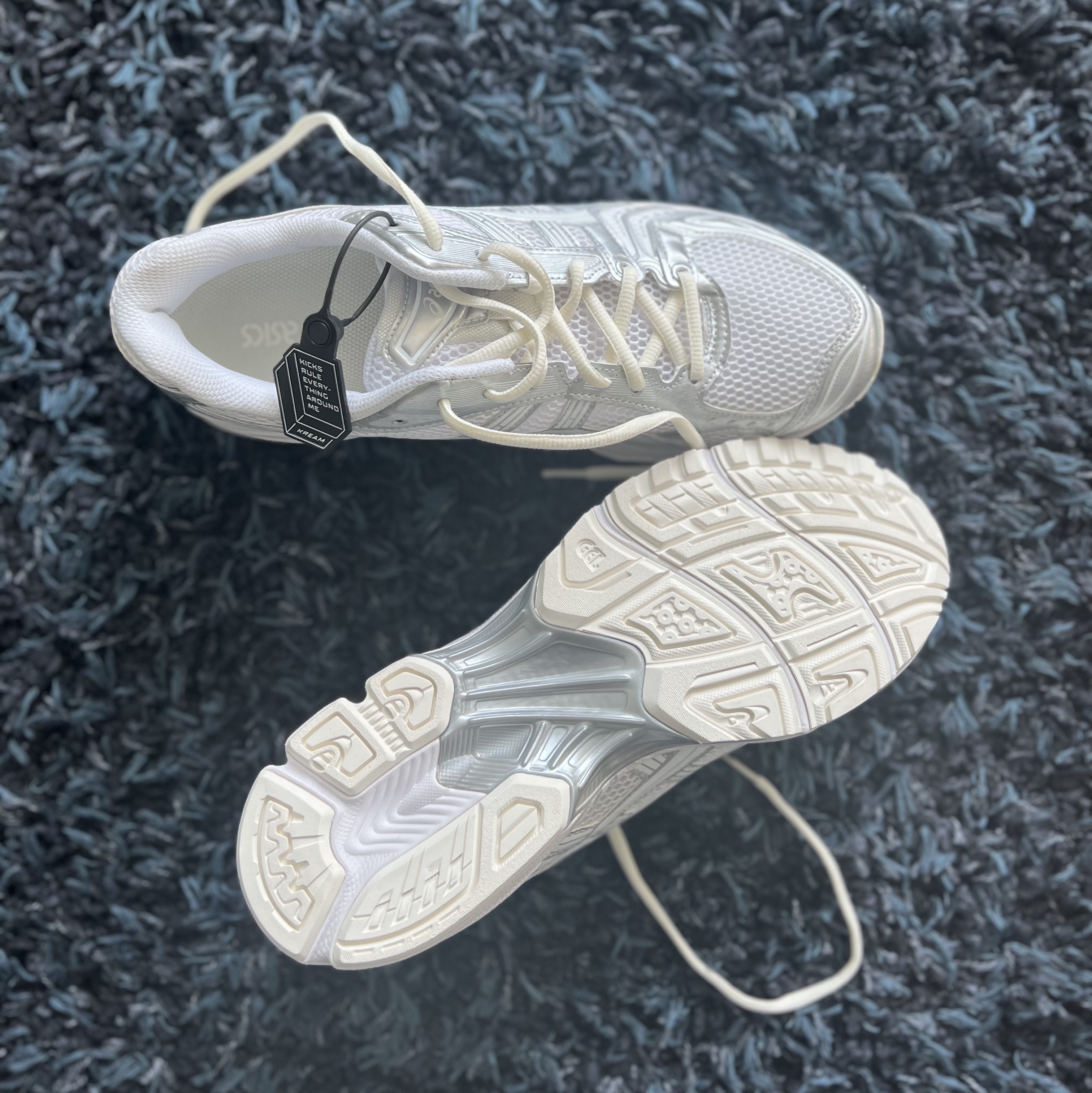 Asics x JJJJound Gel-Kayano 14 Silver White 착용 스타일 - 1